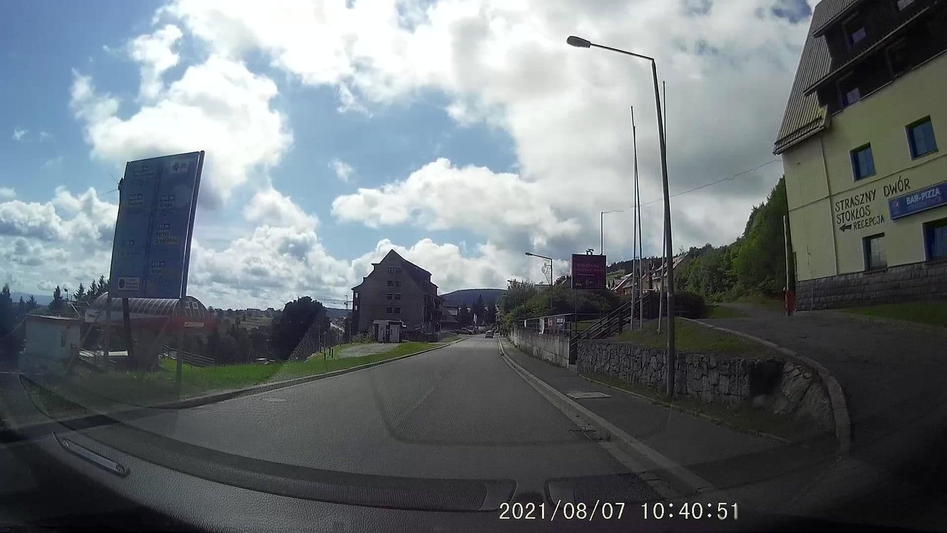 Street view near Regle. Usługi hotelarskie, Duszniki-Zdrój — © dasza (CC BY-SA · Mapillary)