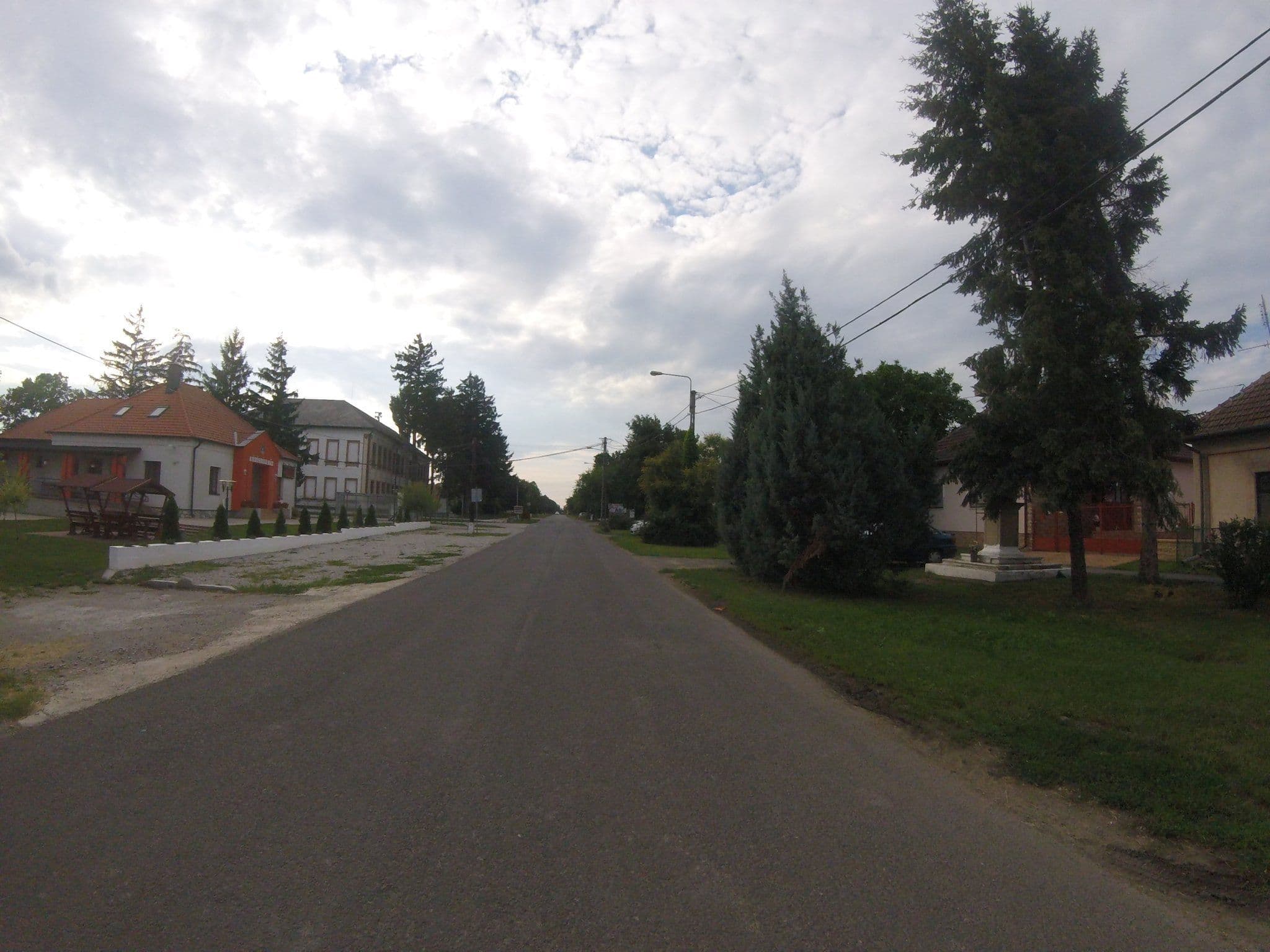 Street view near Viki Apartmanok, Tiszanána — © utvonalfelmeresek (CC BY-SA · Mapillary)