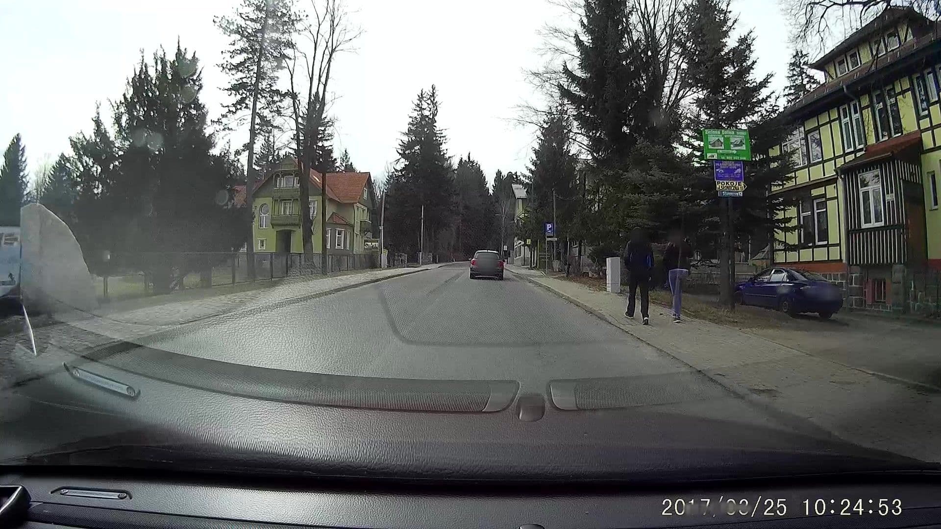 Street view near Pokoje Gościnne "RAJ" Barbara Żuk, Szklarska Poręba — © dasza (CC BY-SA · Mapillary)