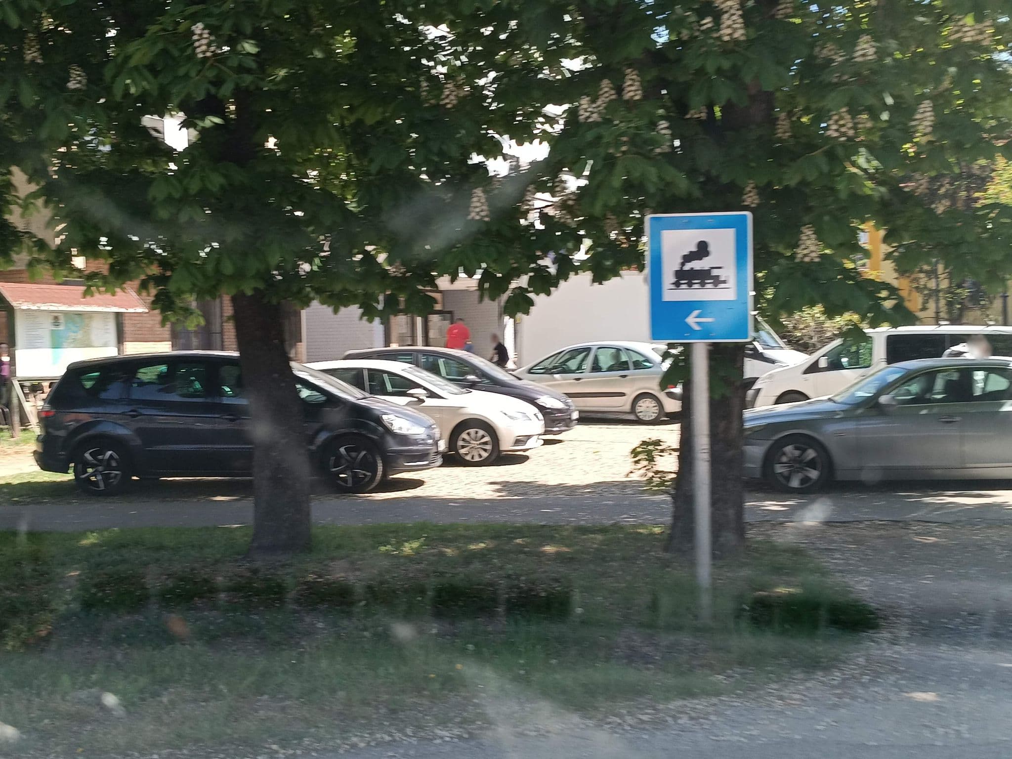 Street view near Ifjúsági szálló, Tiszafüred — © JNSZ (CC BY-SA · Mapillary)