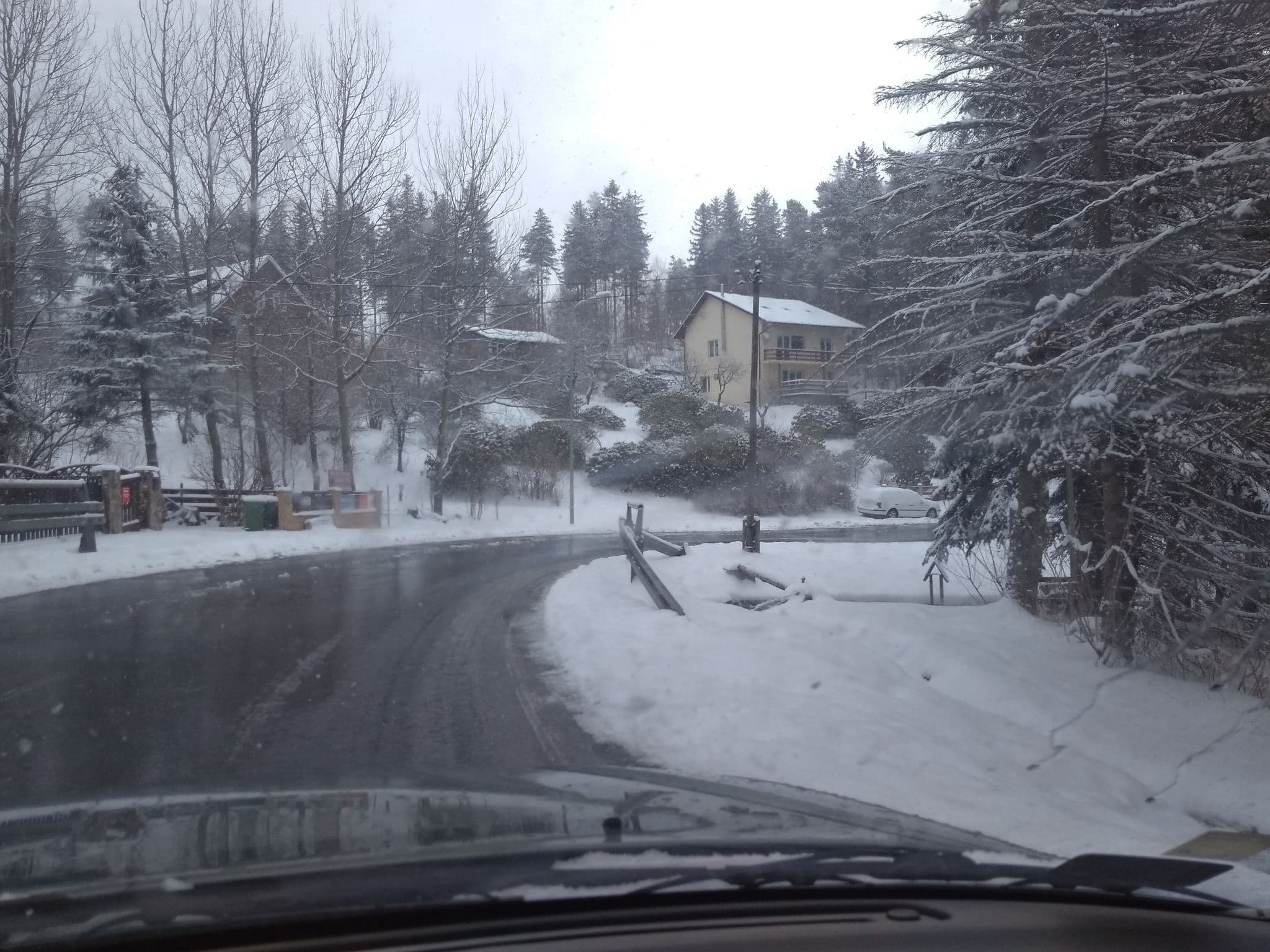 Street view near Karnat, Karpacz — © bechem (CC BY-SA · Mapillary)