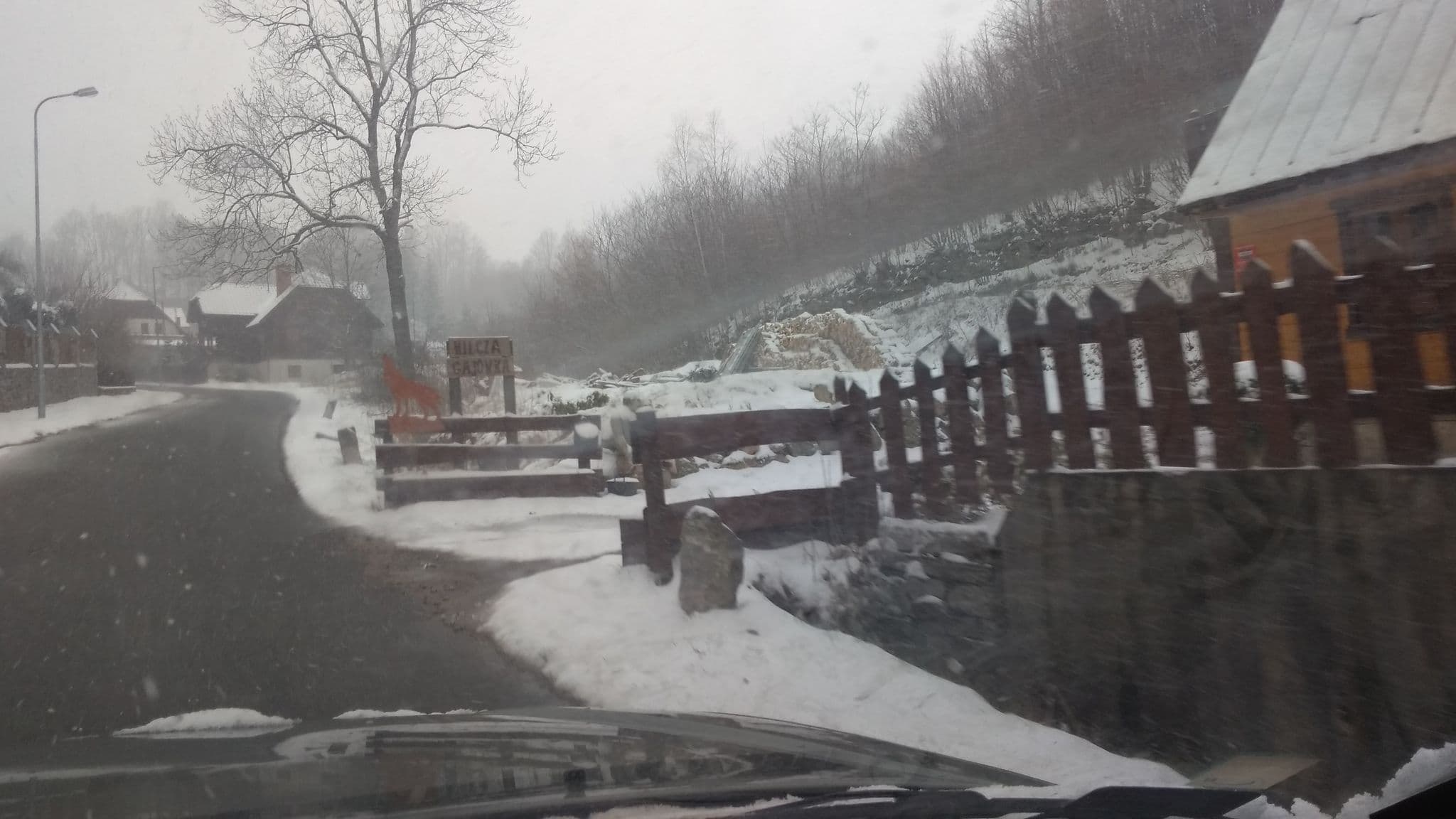 Street view near Uśmiech Dziecka, Sosnówka — © bechem (CC BY-SA · Mapillary)