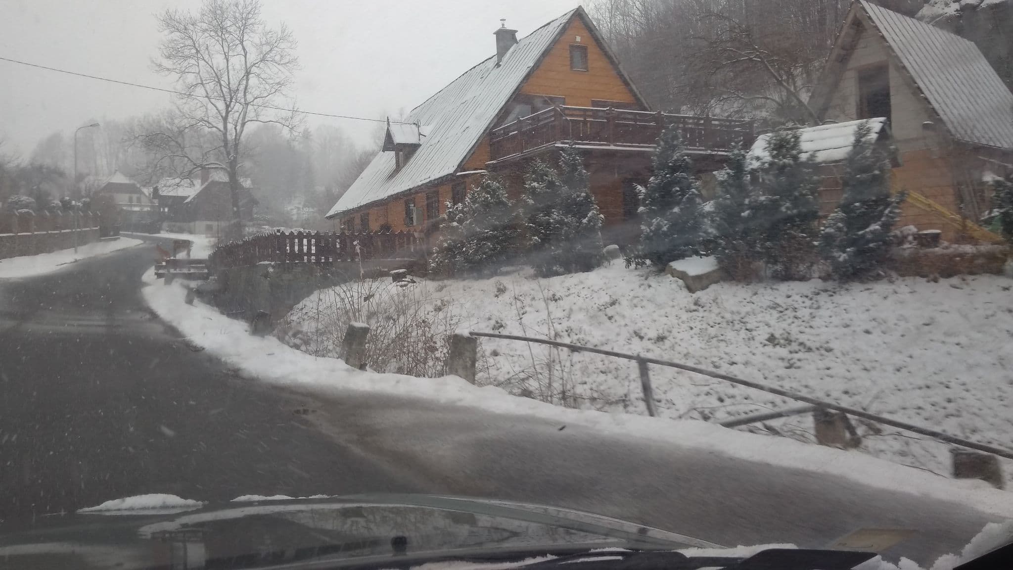 Street view near Agroturystyka Wilcza Gajówka, Sosnówka — © bechem (CC BY-SA · Mapillary)