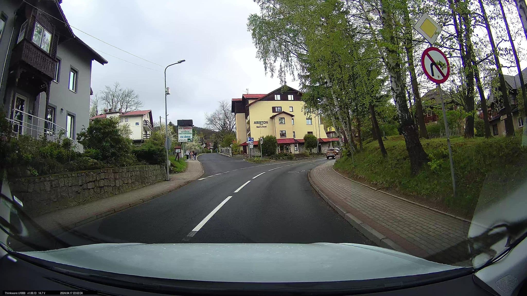 Street view near U Justyny. Pokoje gościnne. Maćkowiak J., Karpacz — © maxim752 (CC BY-SA · Mapillary)