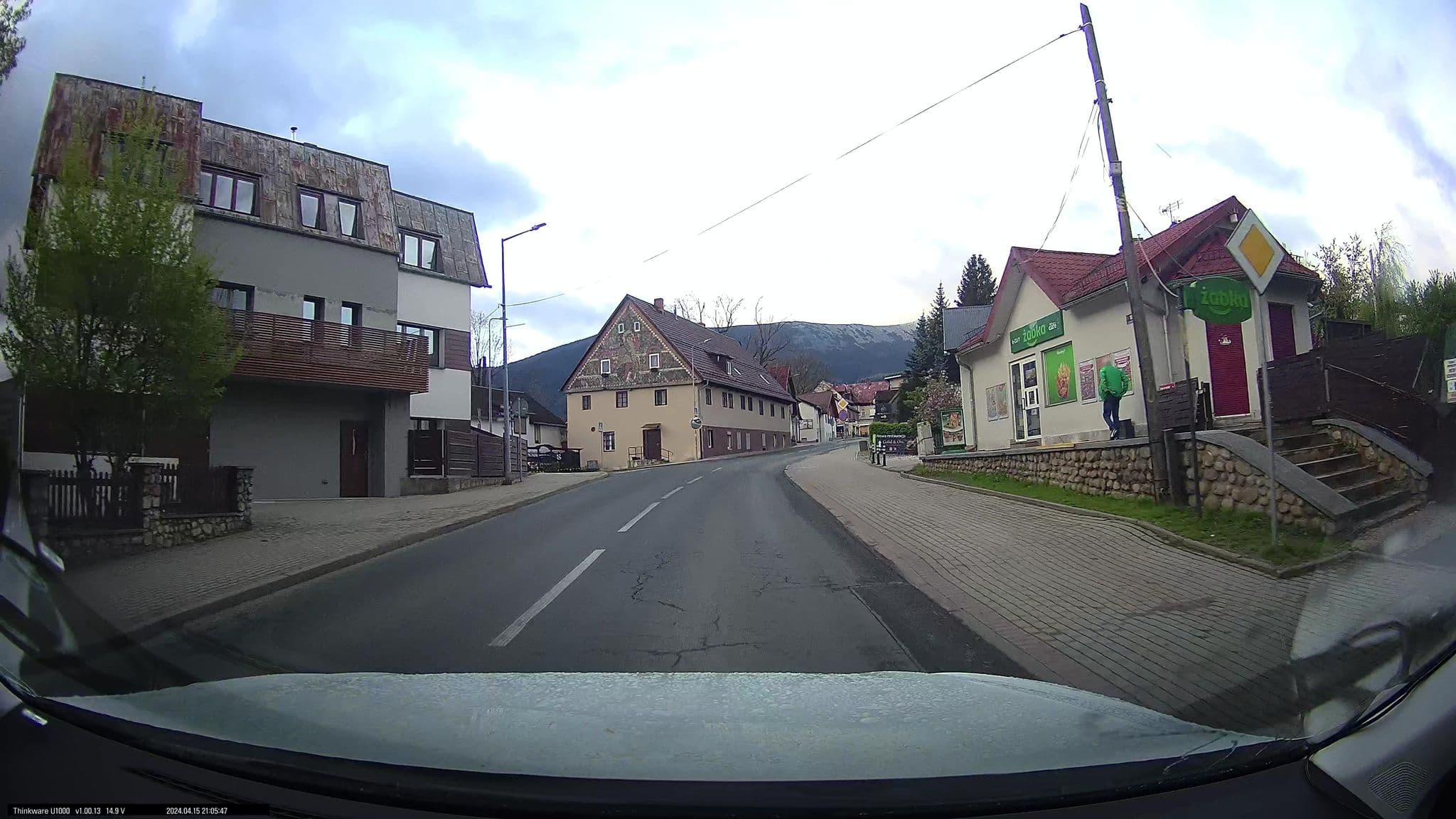 Street view near Pokoje-Apartamenty "Biała Willa", Karpacz — © maxim752 (CC BY-SA · Mapillary)