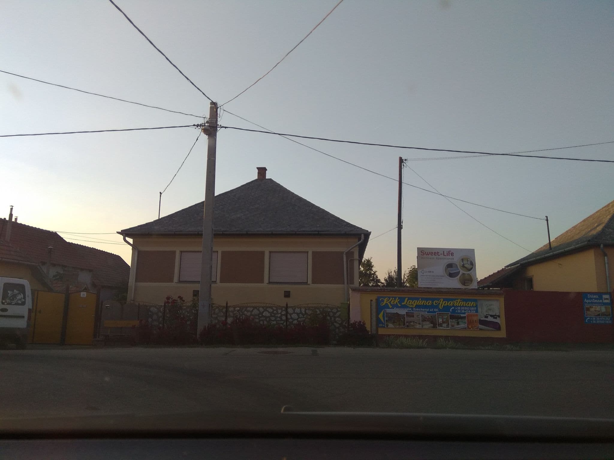 Street view near Gólyafészek Vendégház, Egerszalók — © dyaz (CC BY-SA · Mapillary)