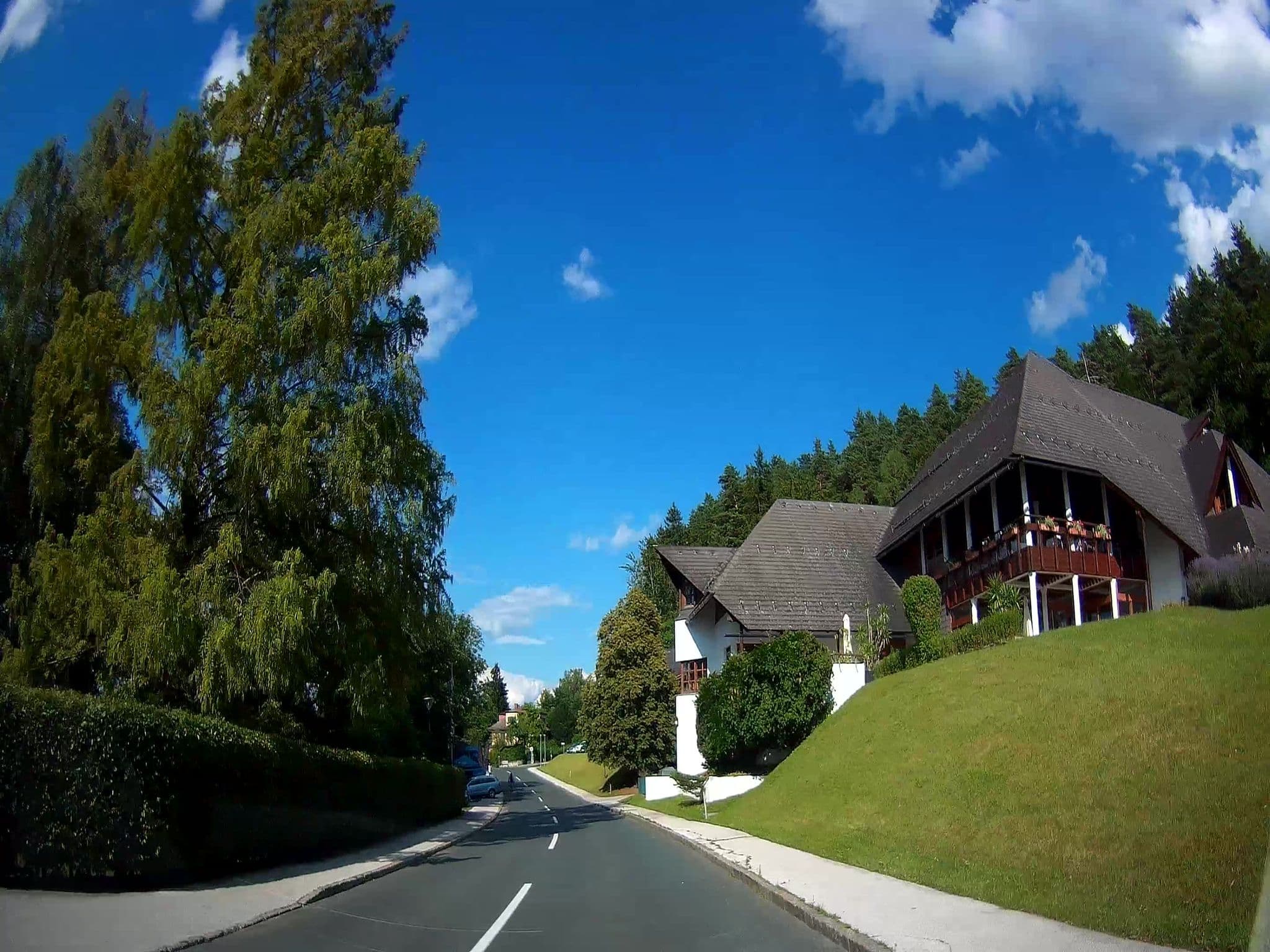 Street view near Hotelresort Klopeinersee, Kühnsdorf — © fuchserl (CC BY-SA · Mapillary)