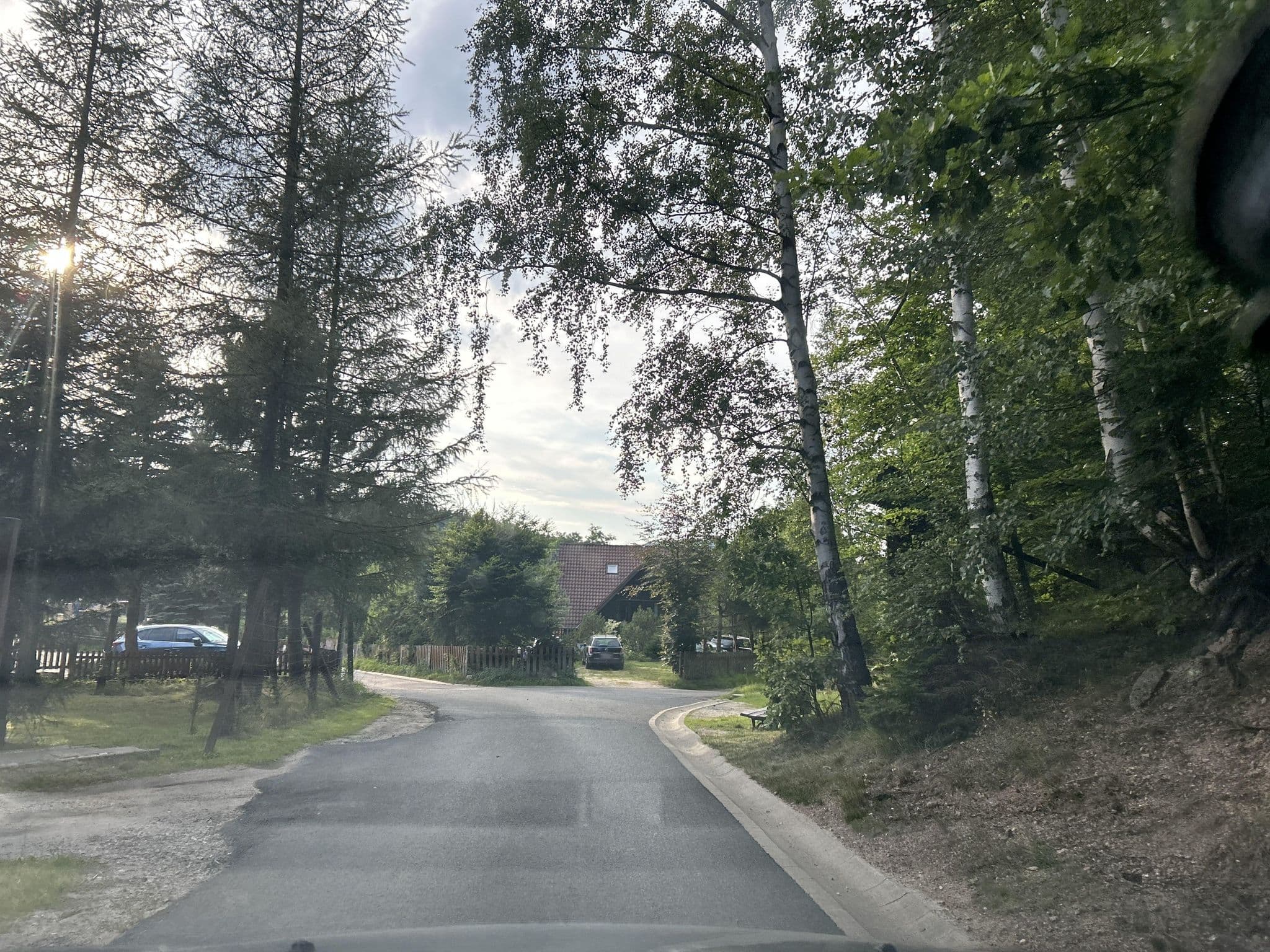 Street view near Hotelik Pod Wozem, Karpacz — © strudel (CC BY-SA · Mapillary)