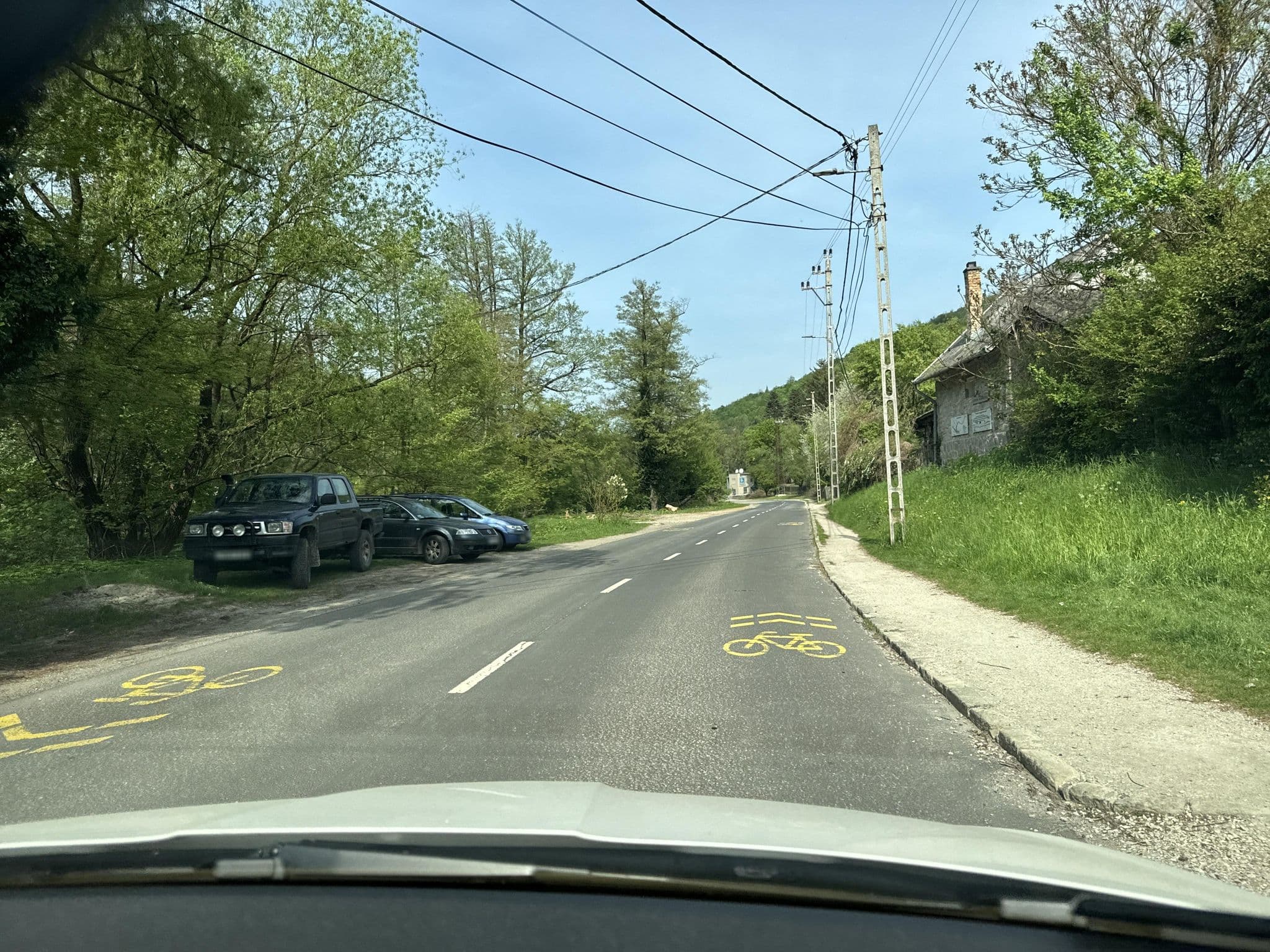 Street view near Pereszlényi vendégház, Visegrád — © mkpest2 (CC BY-SA · Mapillary)