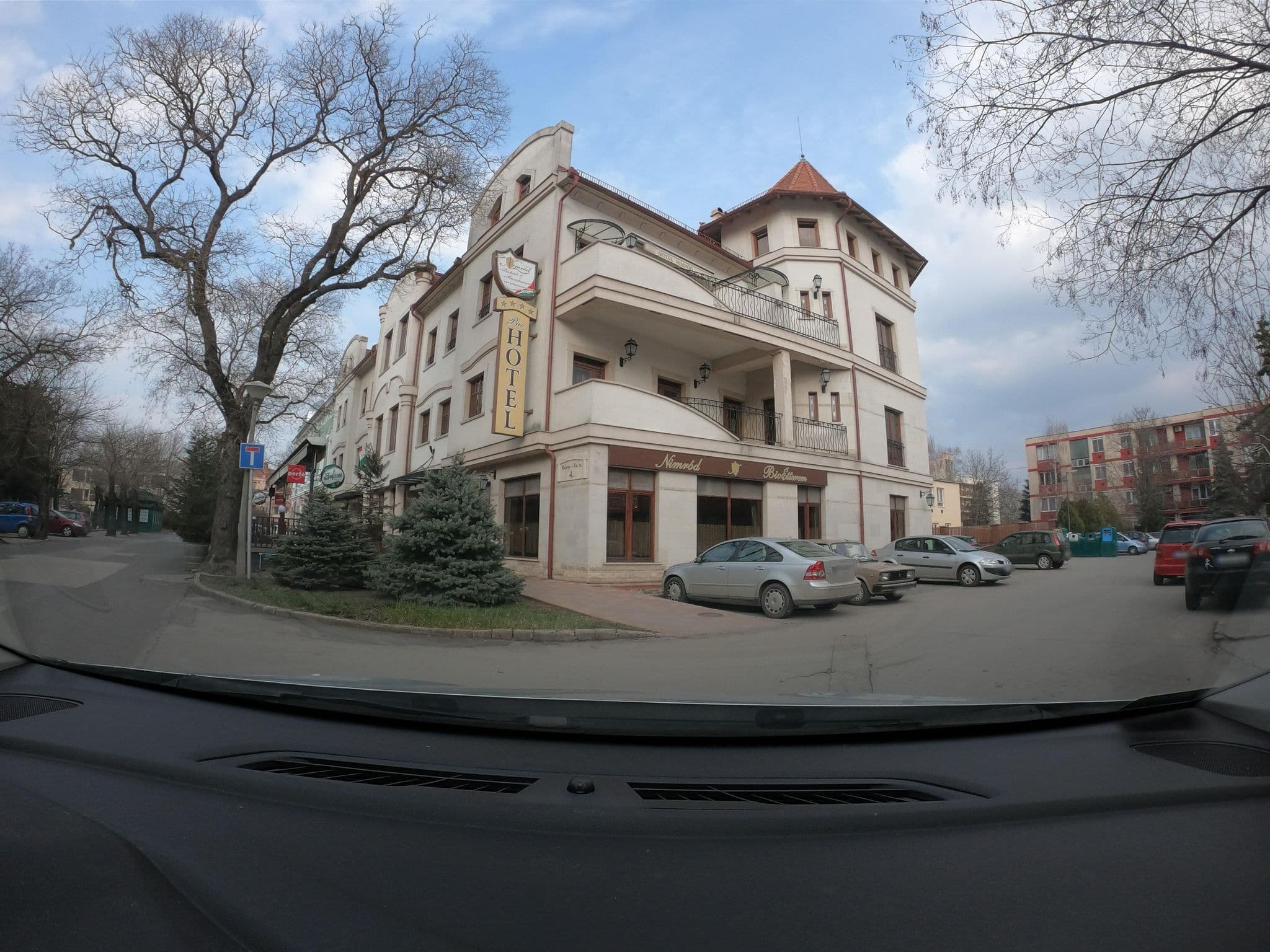 Street view near Nimród Hotel, Karcag — © vst (CC BY-SA · Mapillary)