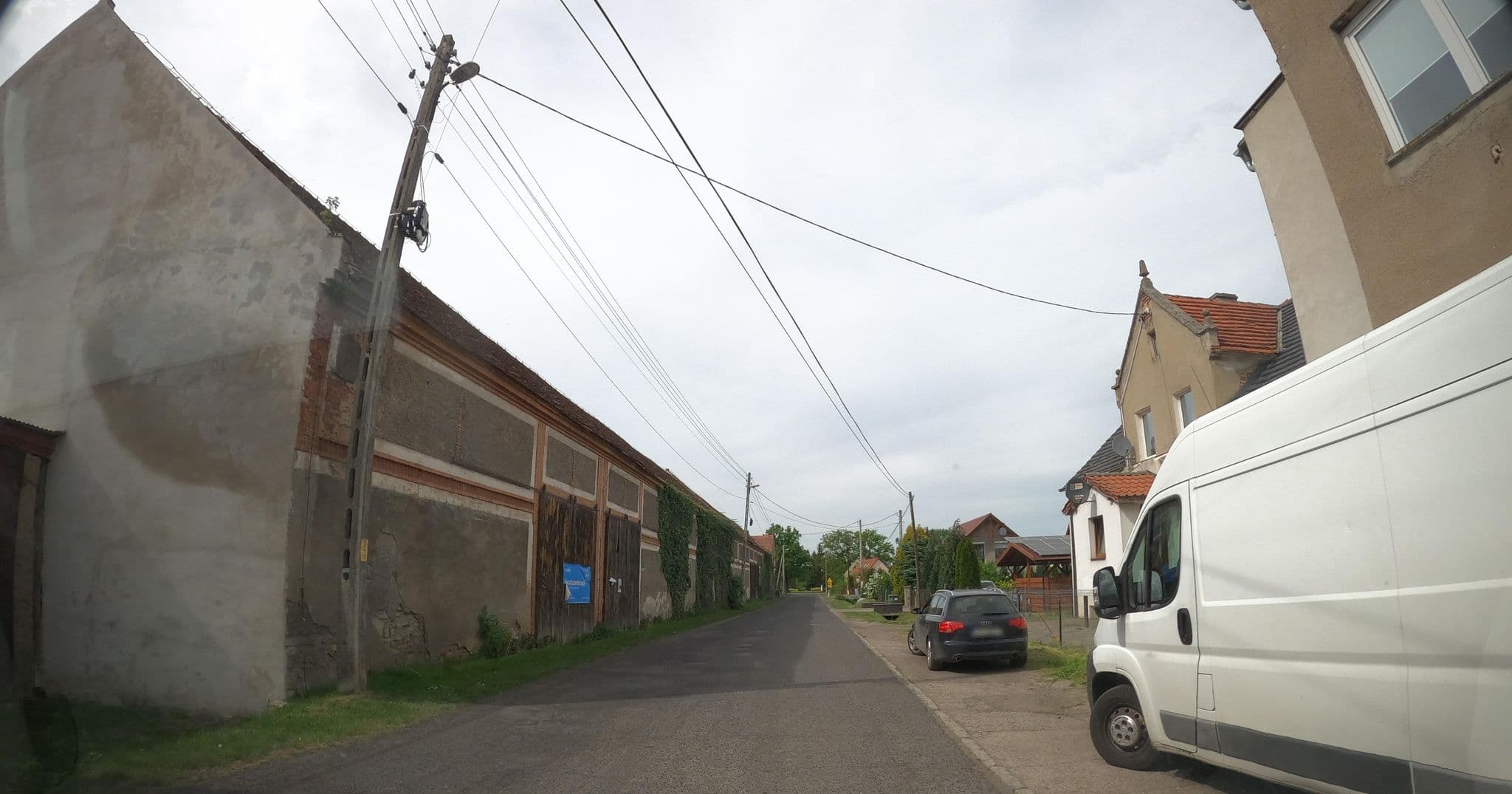 Street view near Pałac Warmątowice Sienkiewiczowskie, Legnickie Pole — © masterofnoroad (CC BY-SA · Mapillary)
