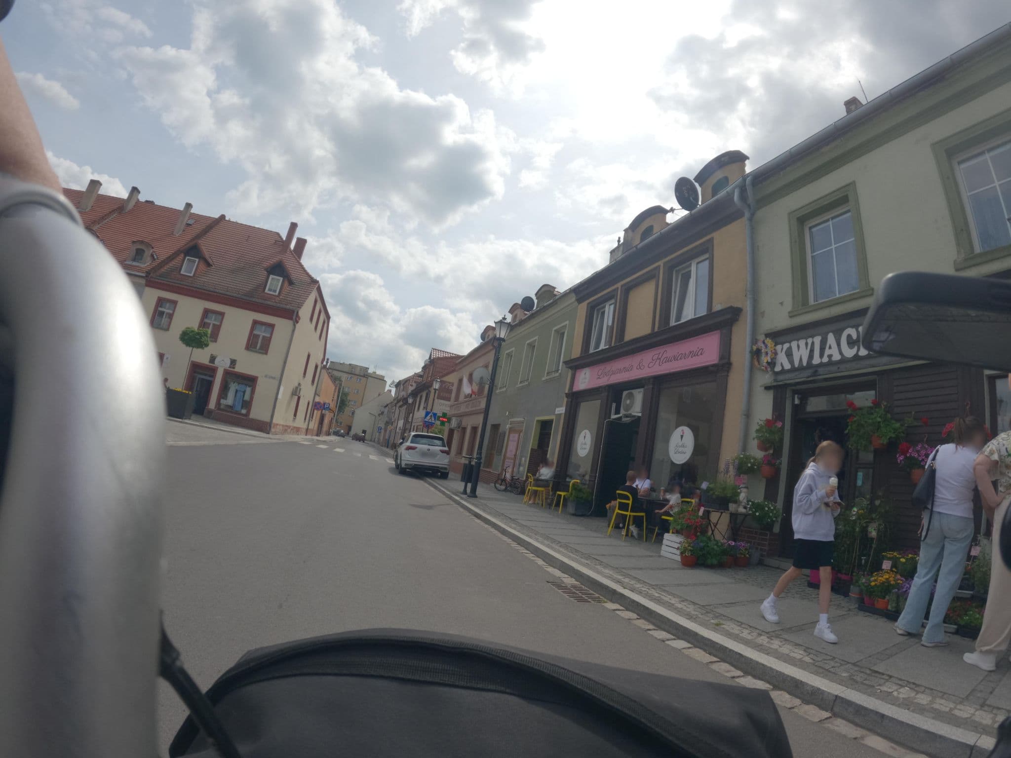 Street view near Hotel Iwanowscy - Zajazd u Beaty i Violetty, Prochowice — © masterofnoroad (CC BY-SA · Mapillary)