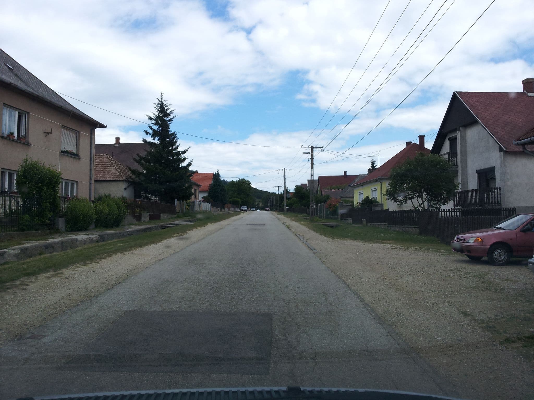 Street view near Hárslevél Ifjúsági Vendégszobák, Herend — © kolesajr (CC BY-SA · Mapillary)