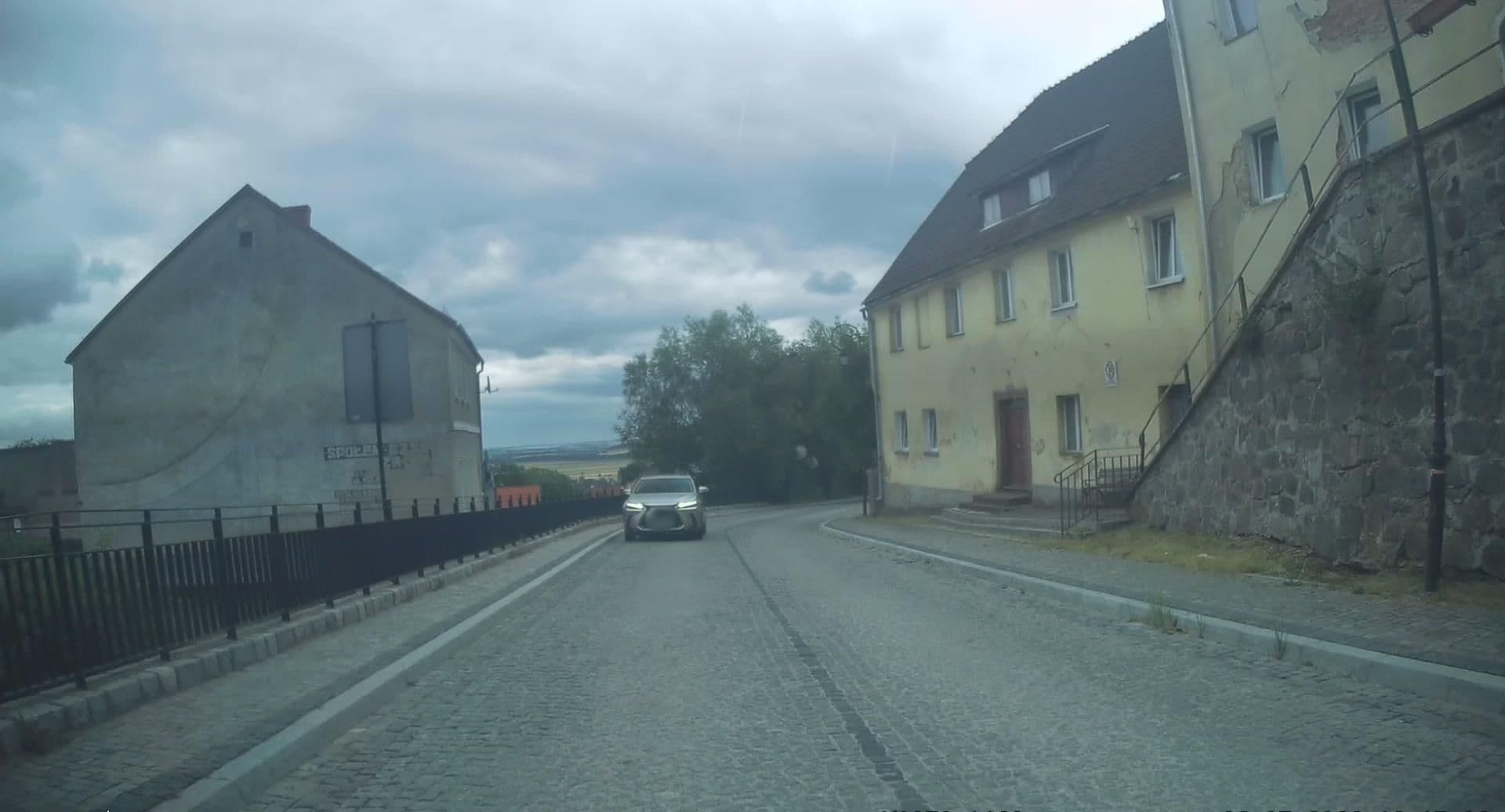 Street view near "Kortunal Turystyka i Przygoda" Magdalena Baraniak, Stoszowice — © edc22 (CC BY-SA · Mapillary)