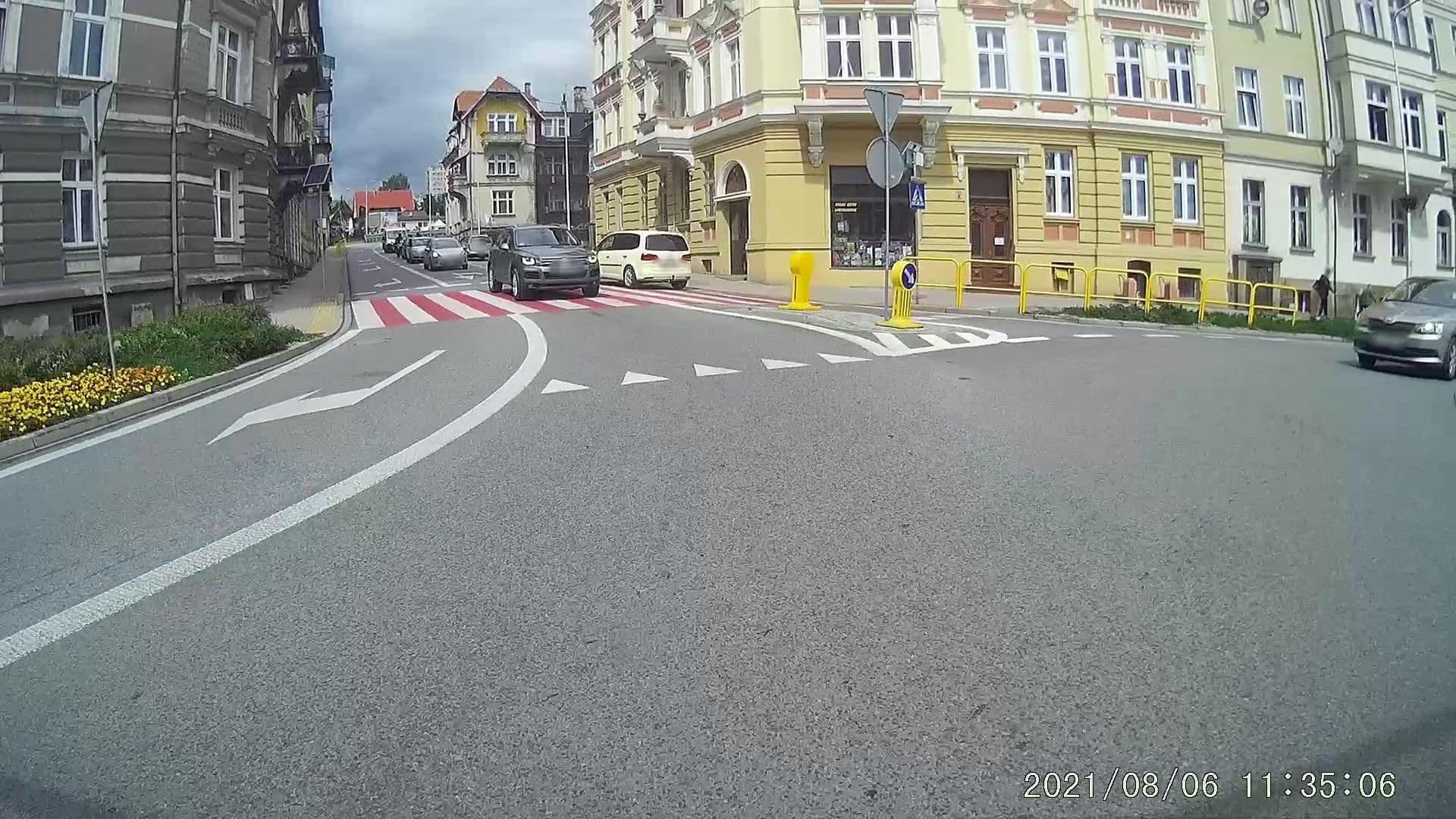 Street view near Willa Kłodzko-Zacisze. Pokoje gościnne, restauracja, Kłodzko — © dasza (CC BY-SA · Mapillary)