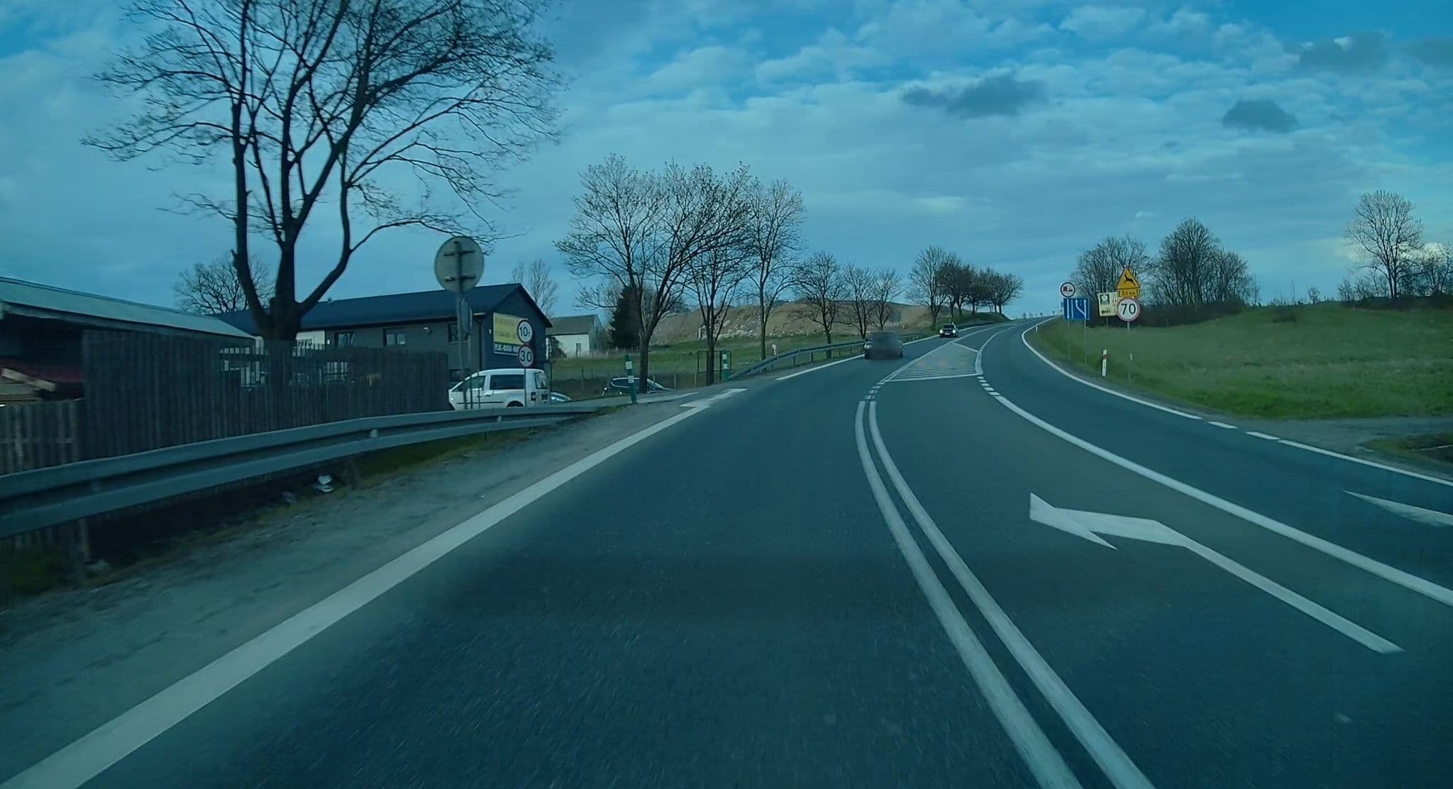 Street view near Hotel Metro, Kłodzko — © gpsmapper (CC BY-SA · Mapillary)