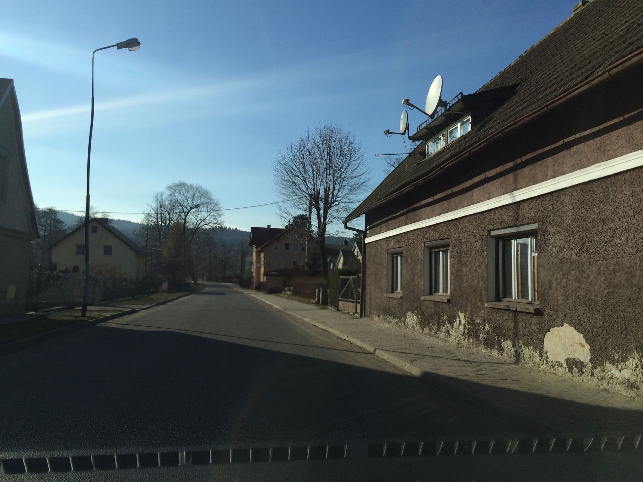 Street view near Jasiówka. Pokoje Gościnne. Górska J., Stronie Śląskie — © zvid (CC BY-SA · Mapillary)