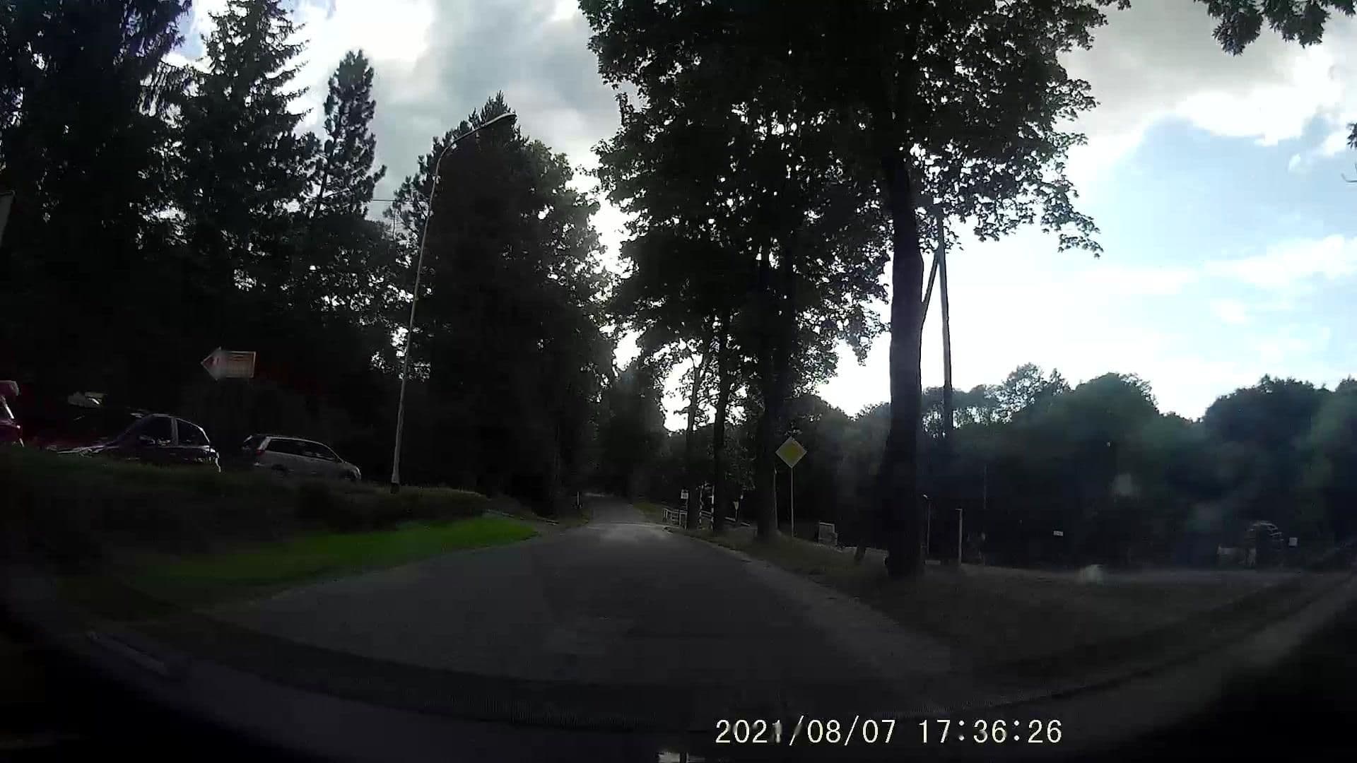 Street view near "kamela" Dom Wczasowy. e. Wydrych, Szczytna — © dasza (CC BY-SA · Mapillary)
