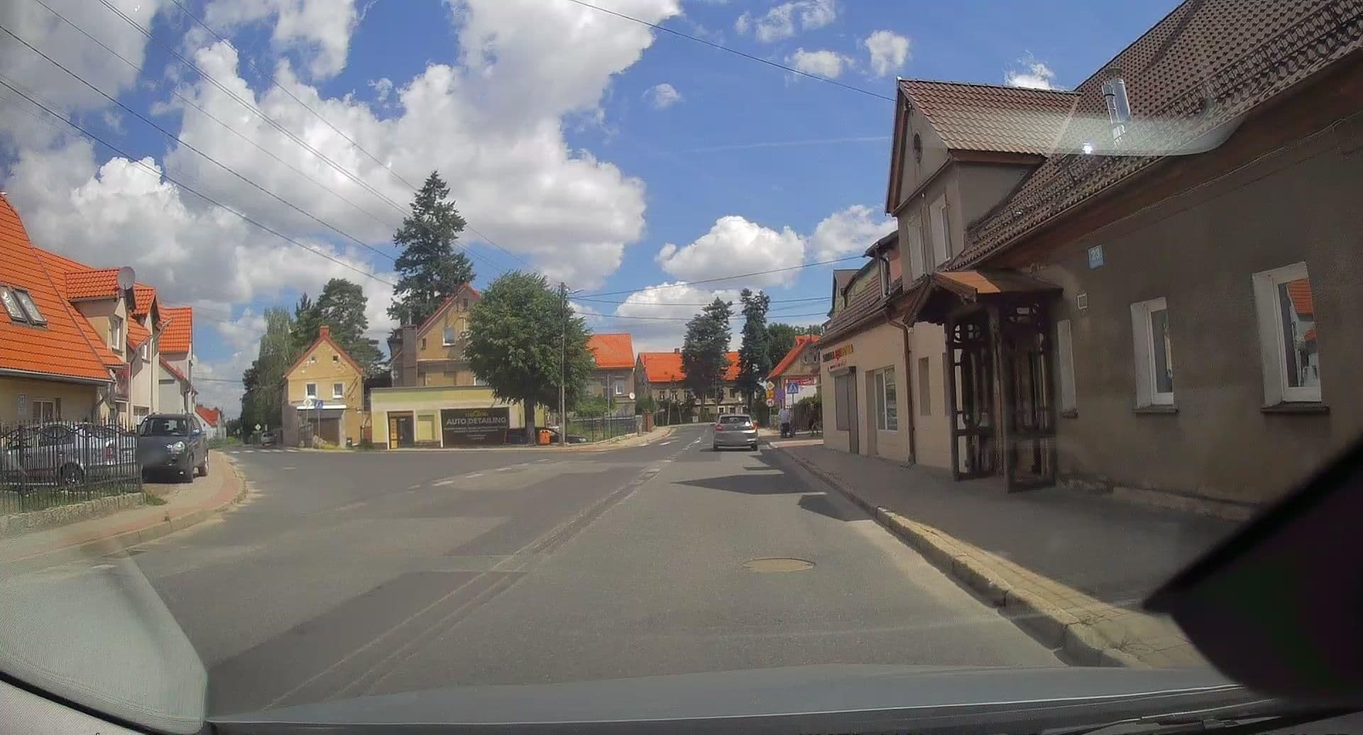 Street view near Apartament przy zamku, Pieszyce — © edc22 (CC BY-SA · Mapillary)