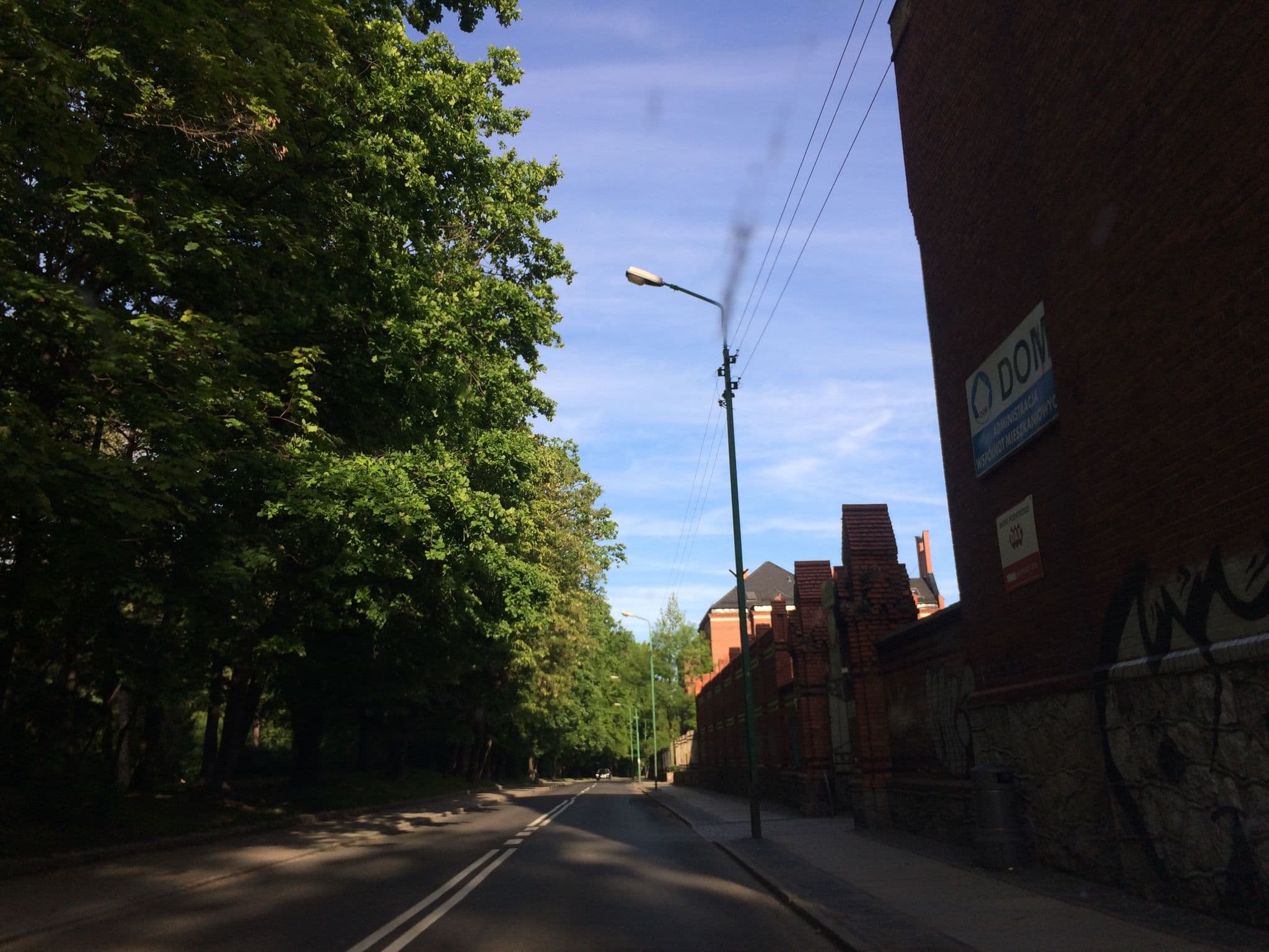 Street view near Wspólnota Mieszkaniowa przy pl. Józefa Piłsudskiego 10-11-12 w Świdnicy, Świdnica — © leszek89 (CC BY-SA · Mapillary)