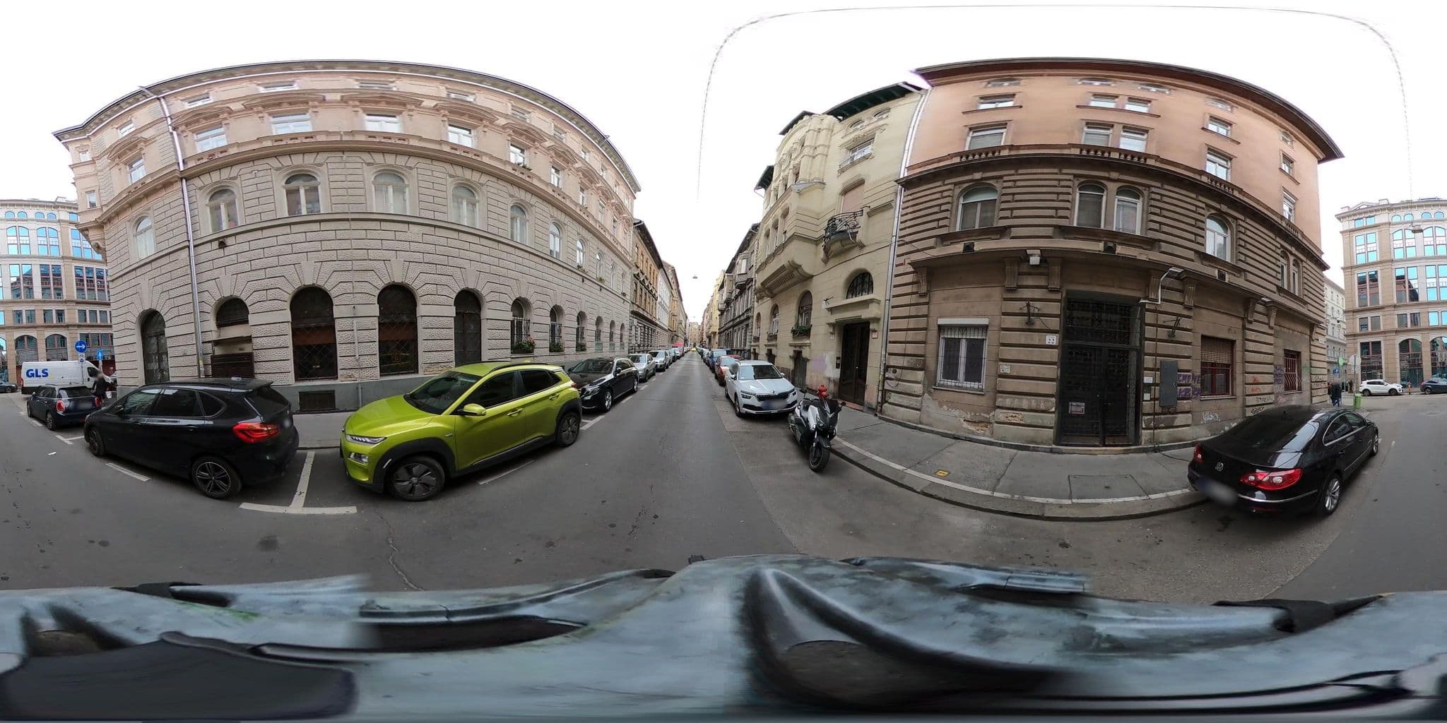 Street view near Lavender Circus Apartments, Budapest VI. kerület — © grozsa11 (CC BY-SA · Mapillary)