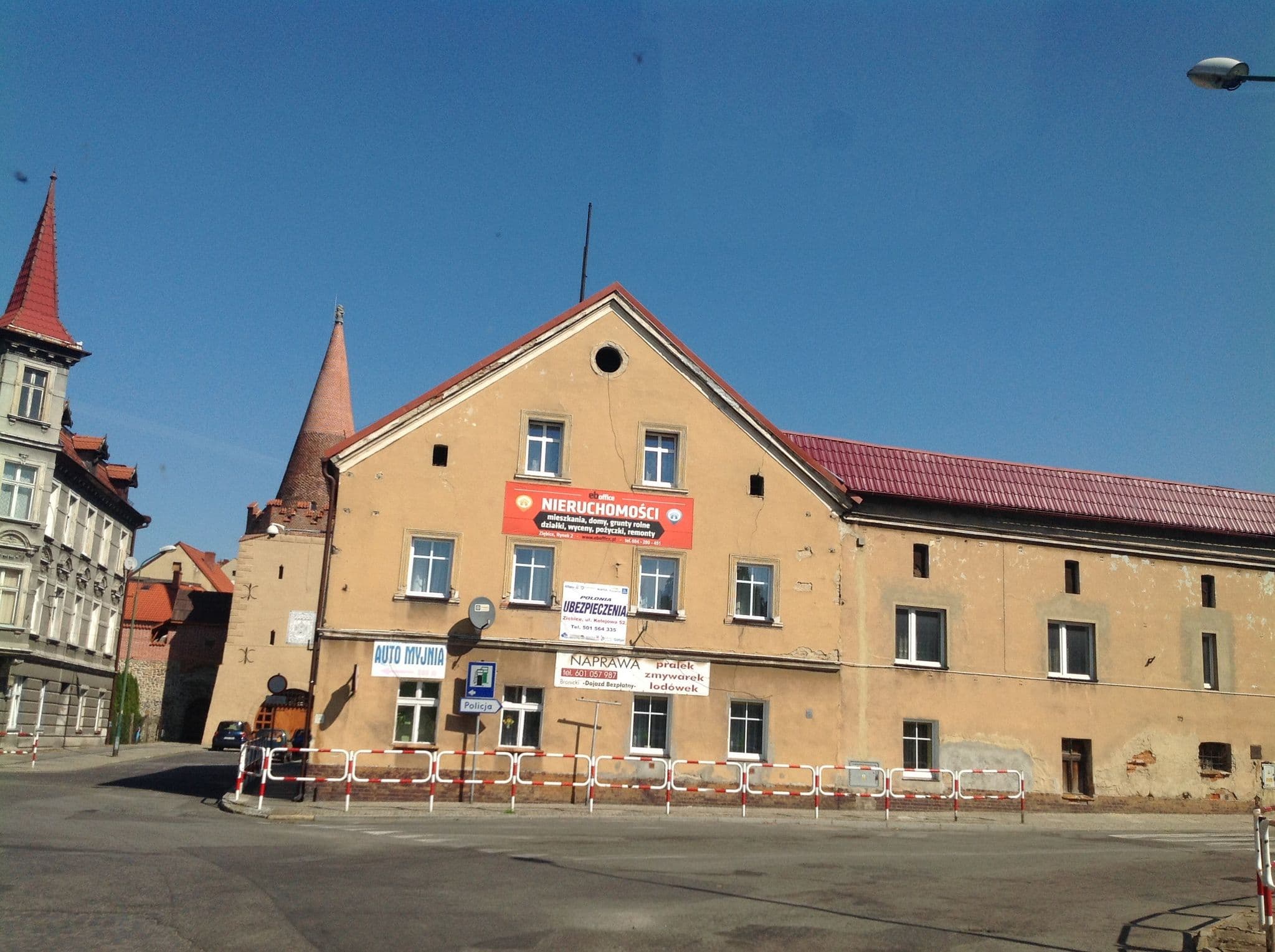Street view near Wesela, noclegi - Dom weselny u Georgea, Ziębice — © fundacja_geolife (CC BY-SA · Mapillary)