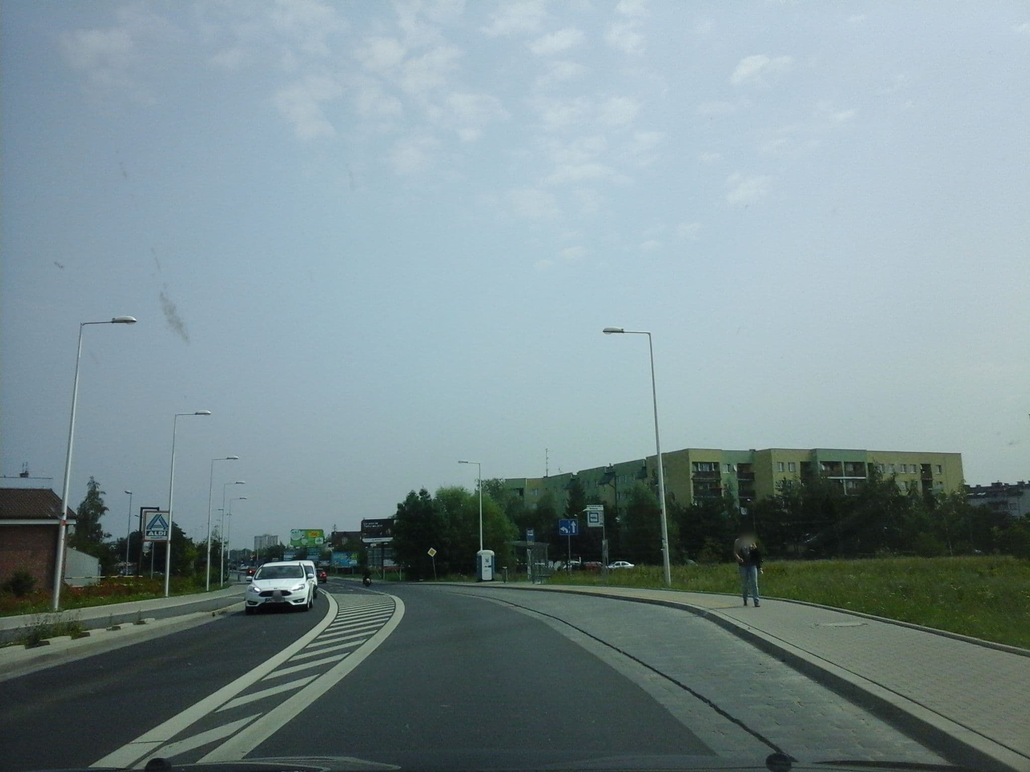 Street view near Aspol Przeds Handlowo Produkcyjne Sp Cyw Szten Mariusz Arłamowski M, Muchobór Wielki — © czadzik (CC BY-SA · Mapillary)