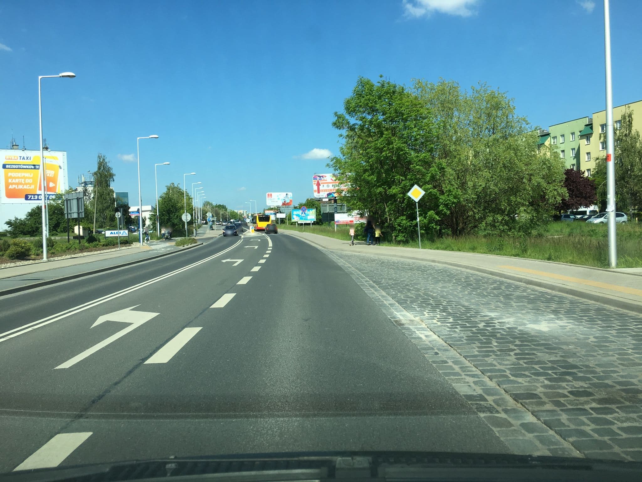 Street view near Ami Sp.J. Franaszczuk, Pytel i Wspólnicy, Muchobór Wielki — © misiekwr (CC BY-SA · Mapillary)