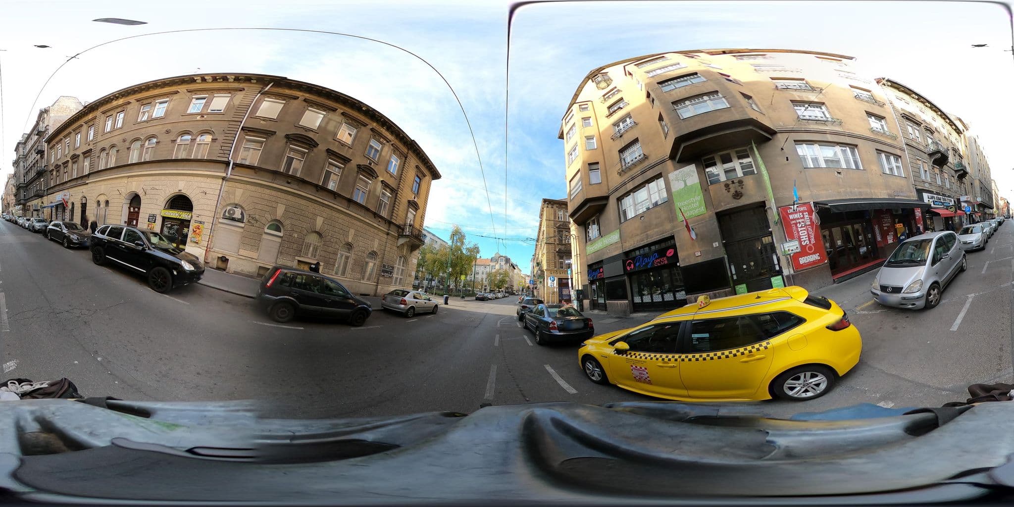 Street view near Udvarrom, Budapest VI. kerület — © grozsa11 (CC BY-SA · Mapillary)