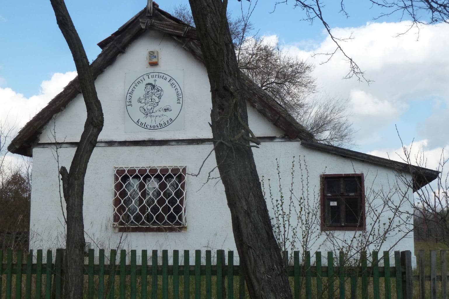 Street view near Jászberényi TE kulcsosháza, Farmos — © izsolt (CC BY-SA · Mapillary)