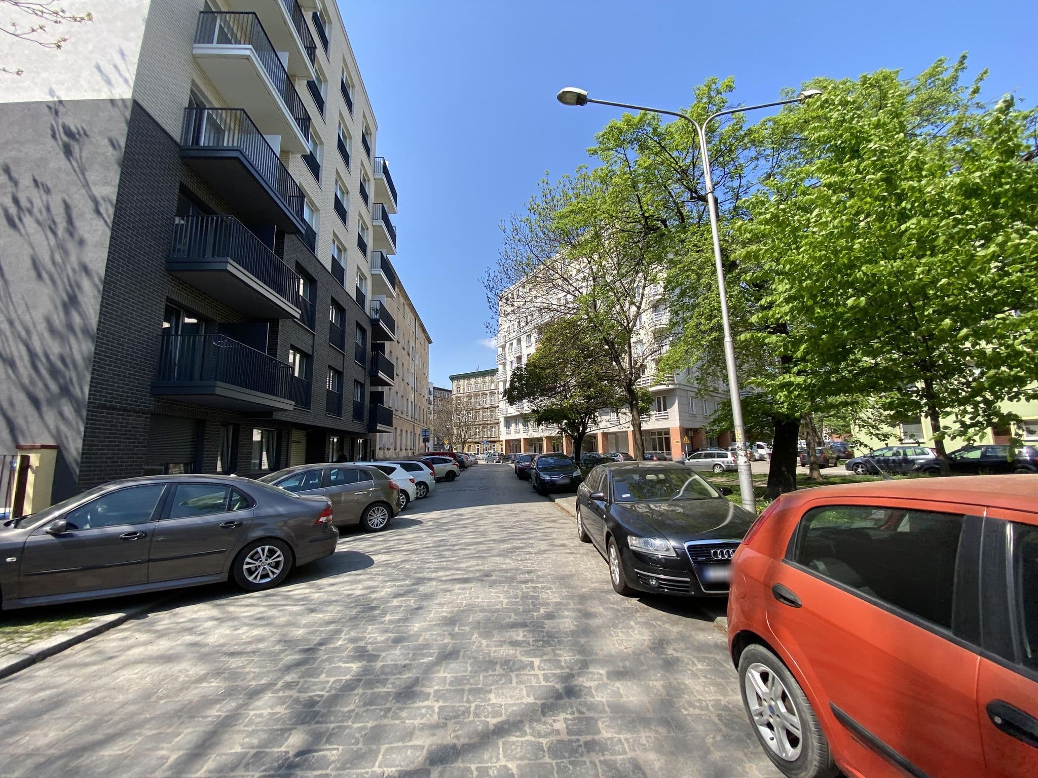 Street view near Kaszubska Apartments, Nadodrze — © ttomek22 (CC BY-SA · Mapillary)