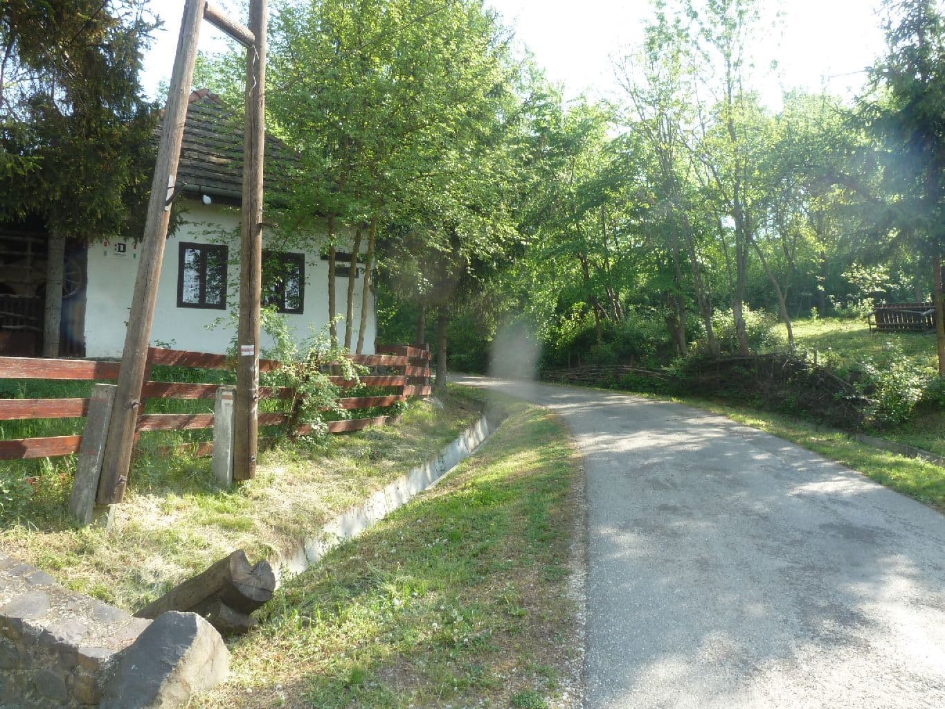 Street view near Számadó vendégház, Encs — © izsolt (CC BY-SA · Mapillary)