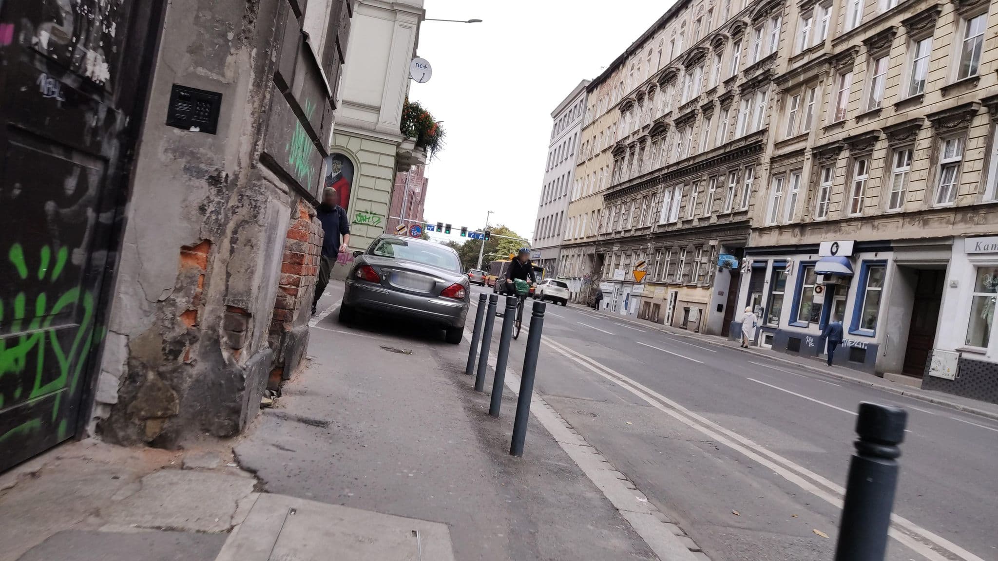 Street view near Apartamenty Krasinskiego, Rejon ulicy Traugutta — © podnad (CC BY-SA · Mapillary)