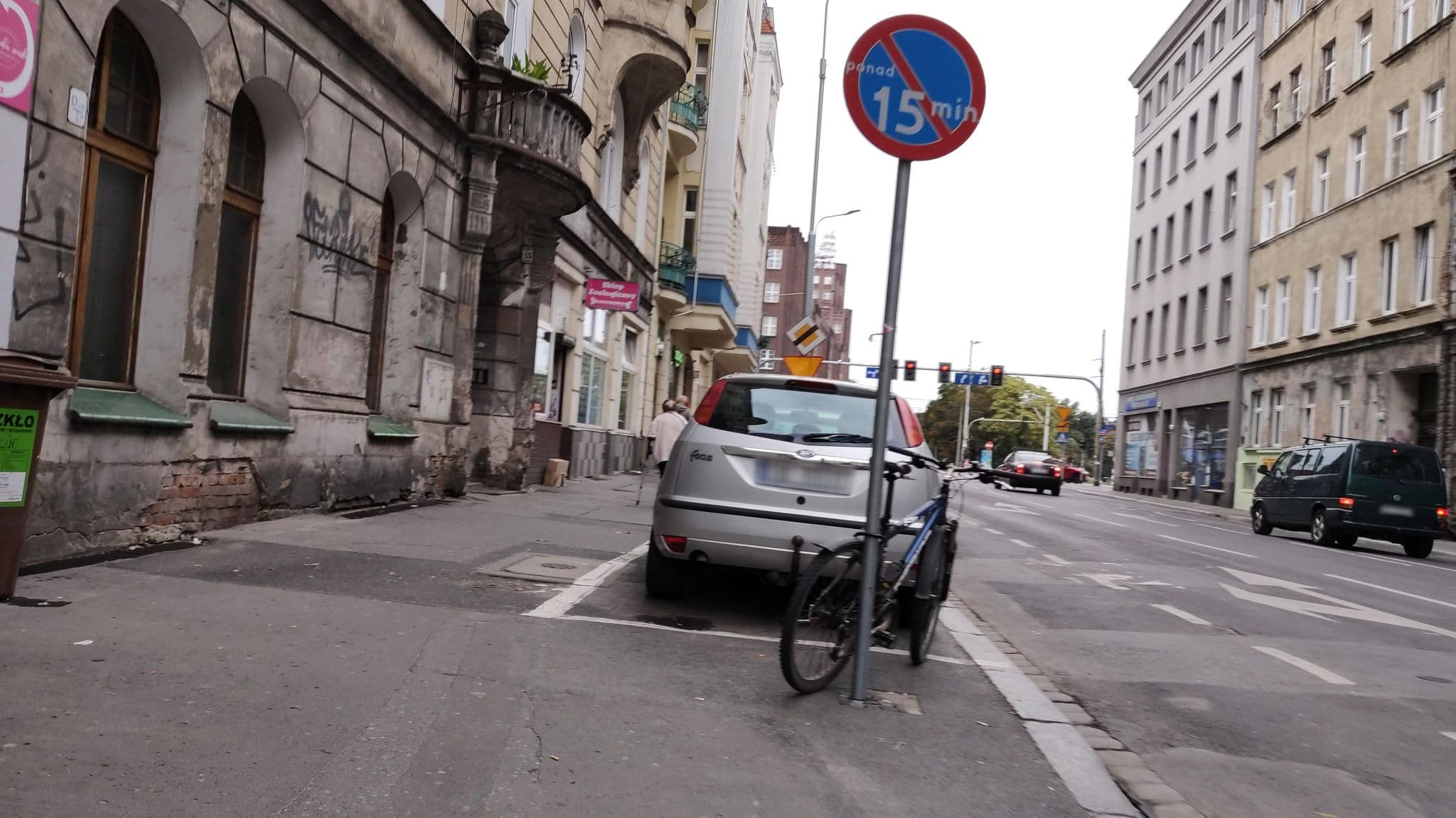 Street view near Exclusive Apartments - Galeria Dominikanska, Rejon ulicy Traugutta — © podnad (CC BY-SA · Mapillary)