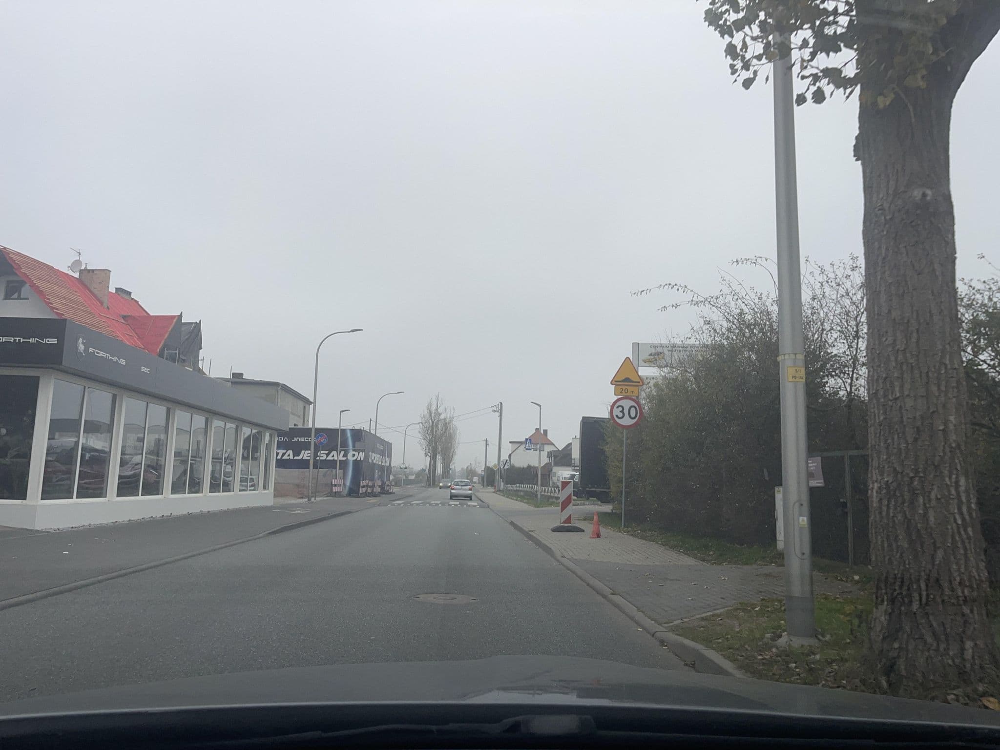 Street view near Krystyna Zdybowicz "Zdybowisko", Winów — © ptks (CC BY-SA · Mapillary)
