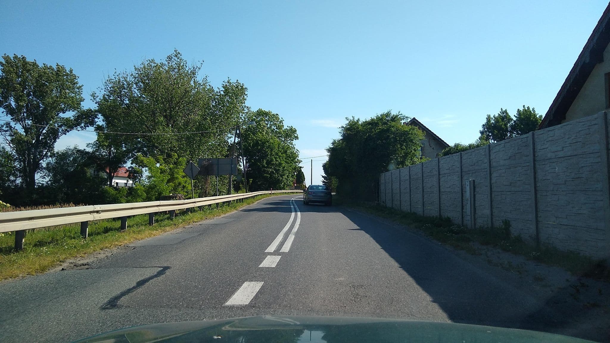 Street view near Hotel Gusten Willem Louis Ovidia Everaert, Wiązów — © wegavision (CC BY-SA · Mapillary)