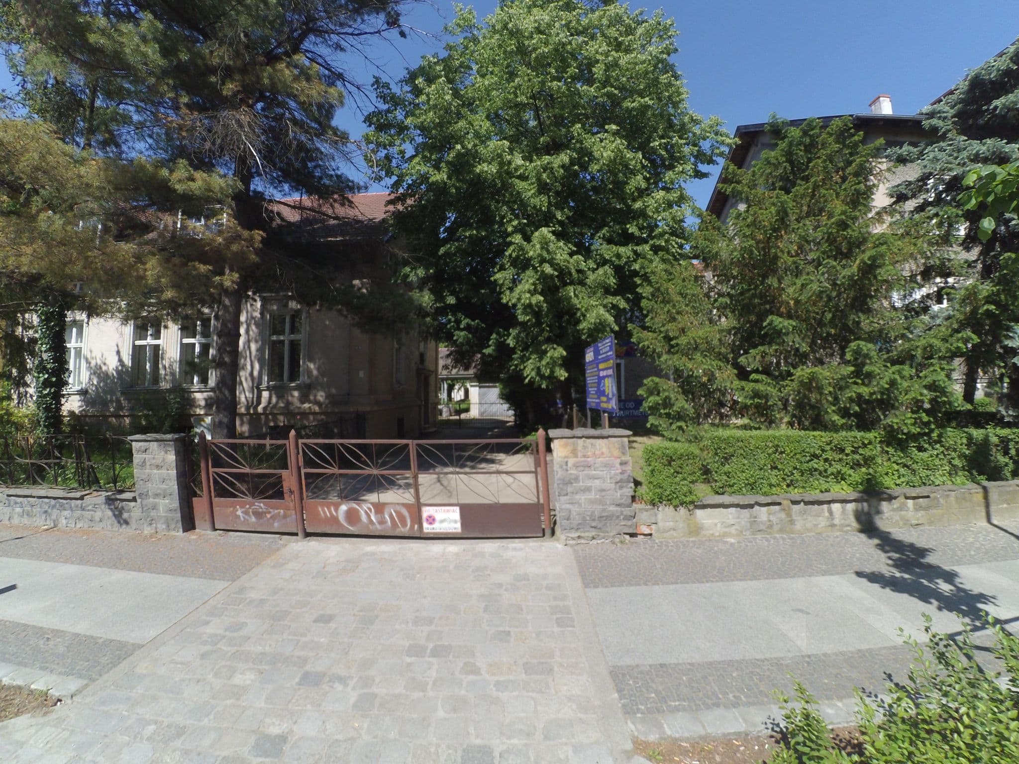 Street view near Kama Foods S.A. w Warszawie. Pensjonat Brzeg, Brzeg — © wegavision (CC BY-SA · Mapillary)