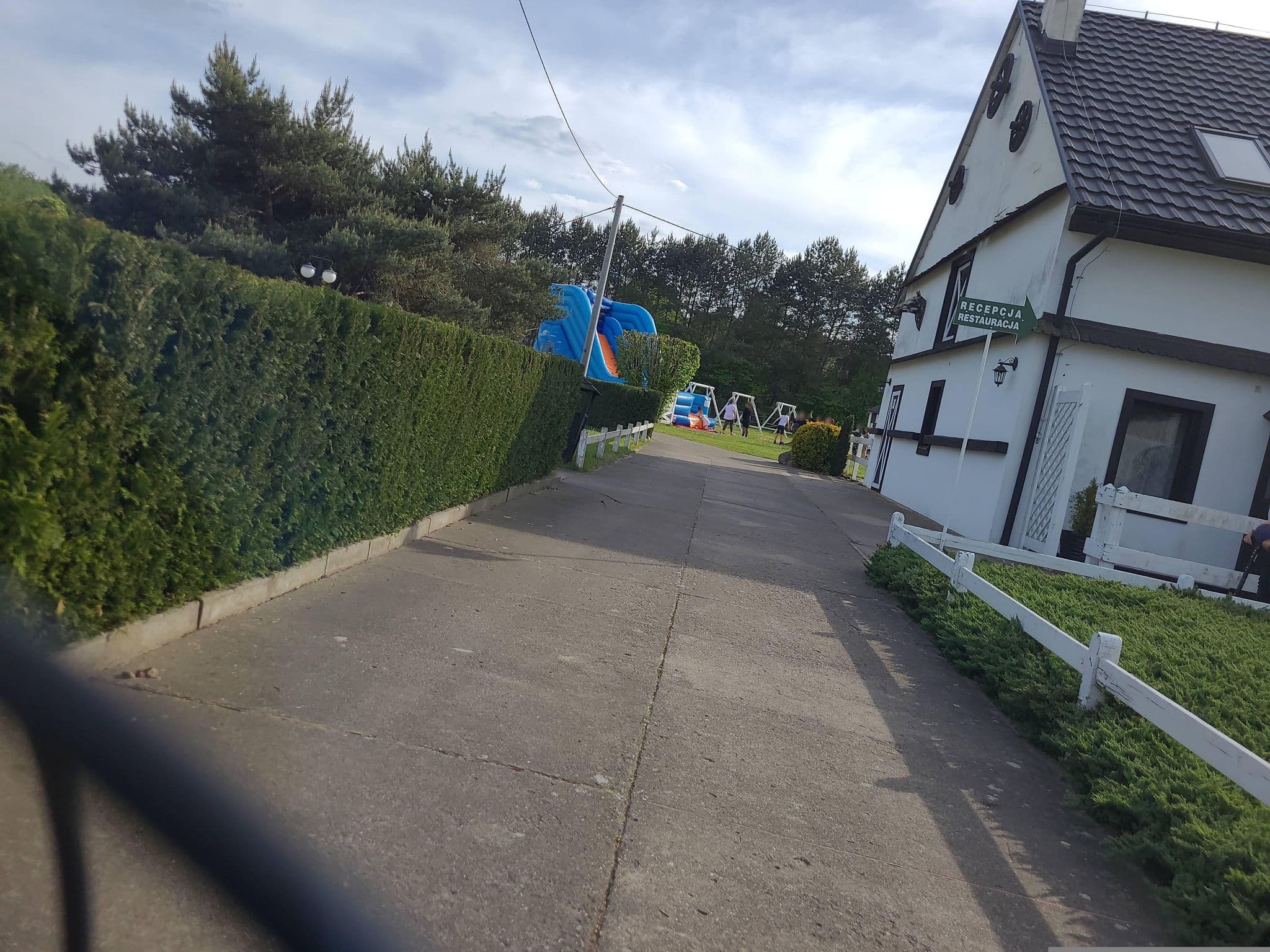 Street view near Ośrodek Szkoleniowo Wypoczynkowy LBN, Odolanów — © zi3mniakk (CC BY-SA · Mapillary)