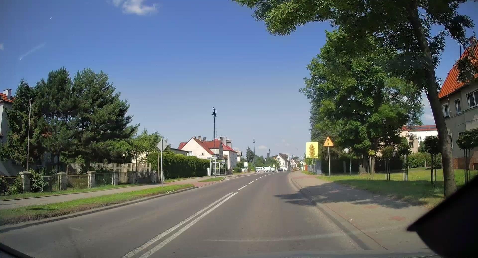 Street view near Zajazd u Bogusza. Hotel. Autokomis. Boguszewska T., Sośnicowice — © edc22 (CC BY-SA · Mapillary)