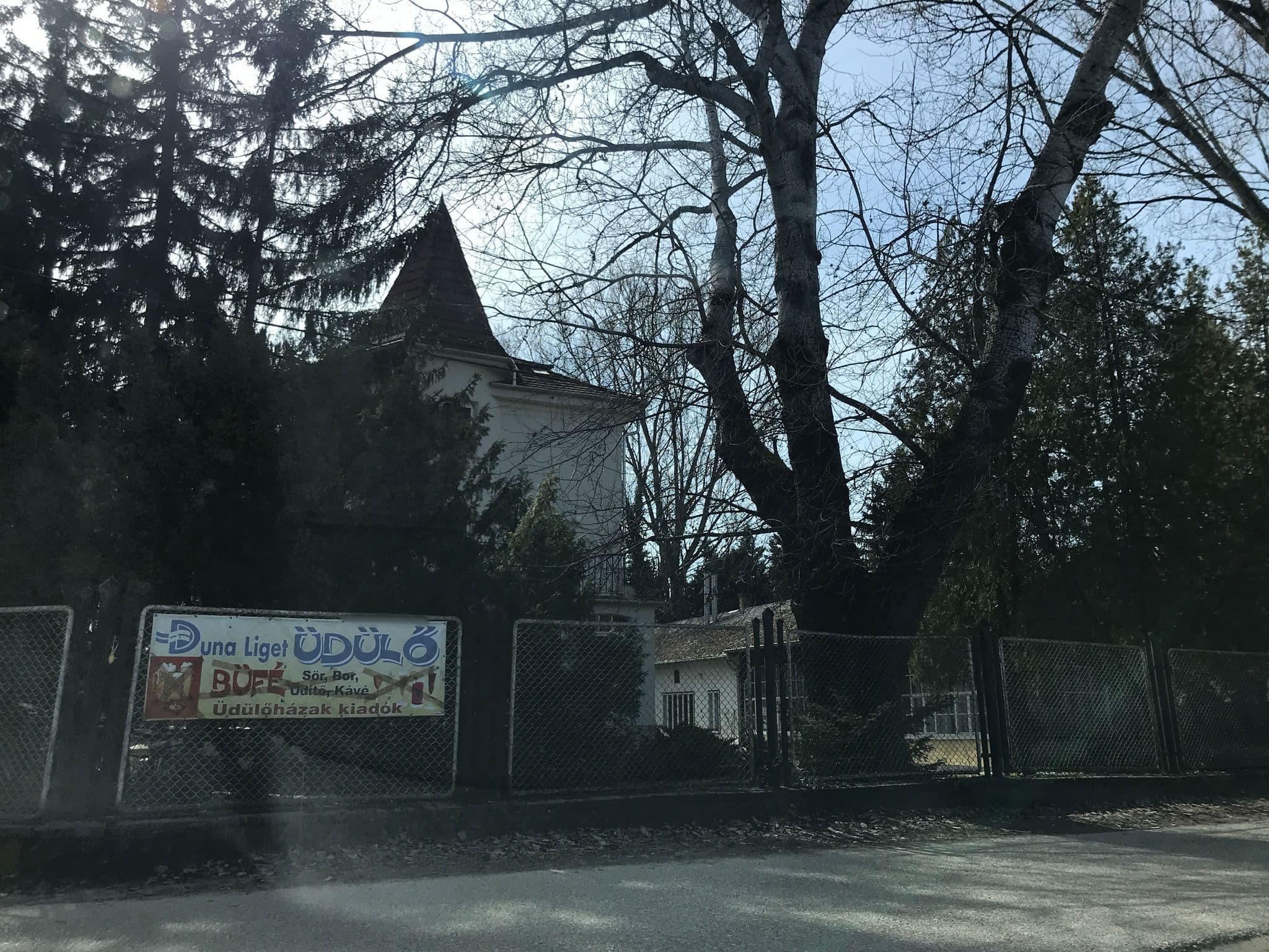 Street view near Duna-liget üdülő, Zebegény — © feed (CC BY-SA · Mapillary)