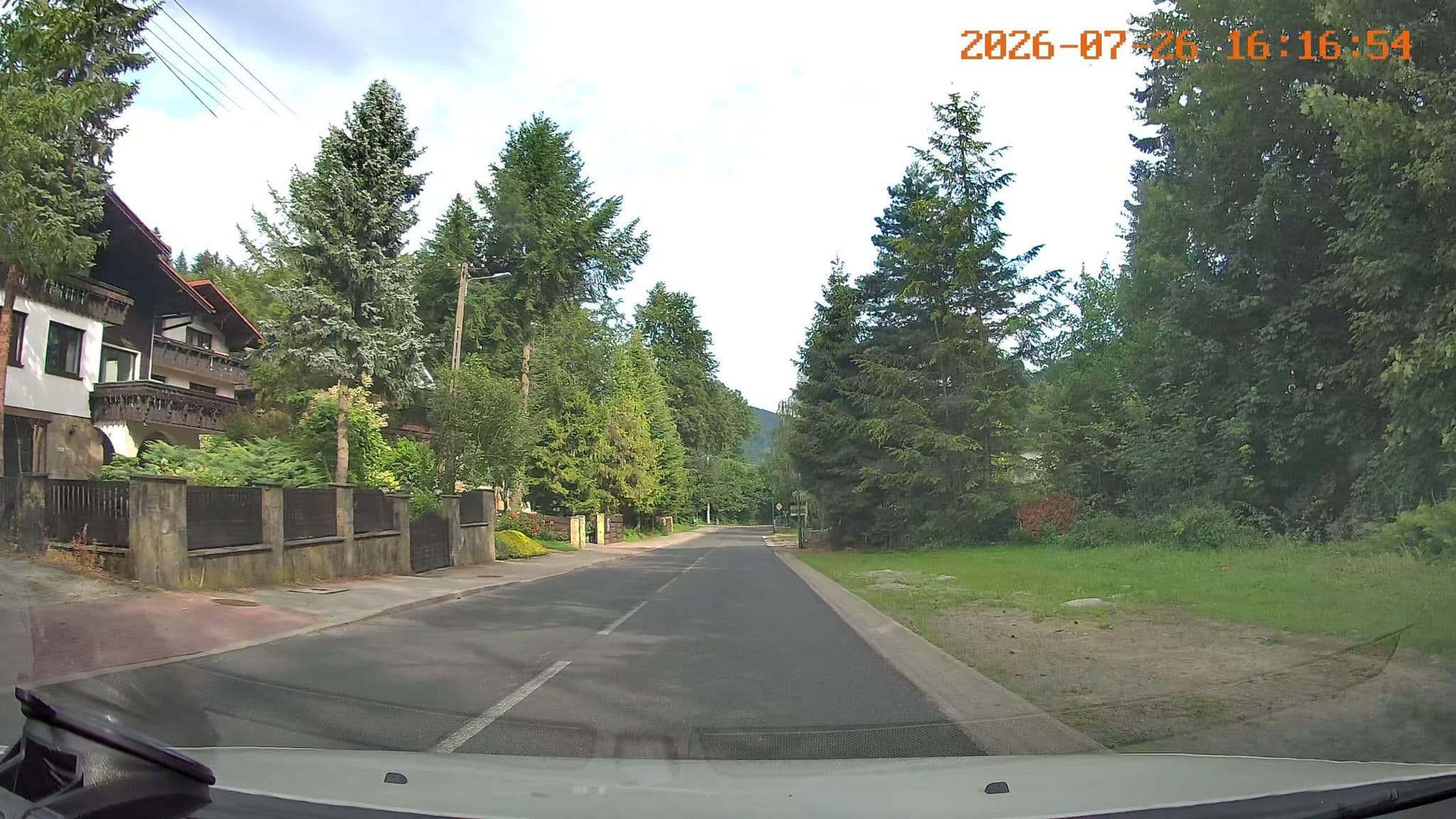 Street view near Bieszczadzkie Schroniska i Hotele PTTK Sp. z o.o. Schronisko "Kremenaros", Szczyrk — © jswk (CC BY-SA · Mapillary)