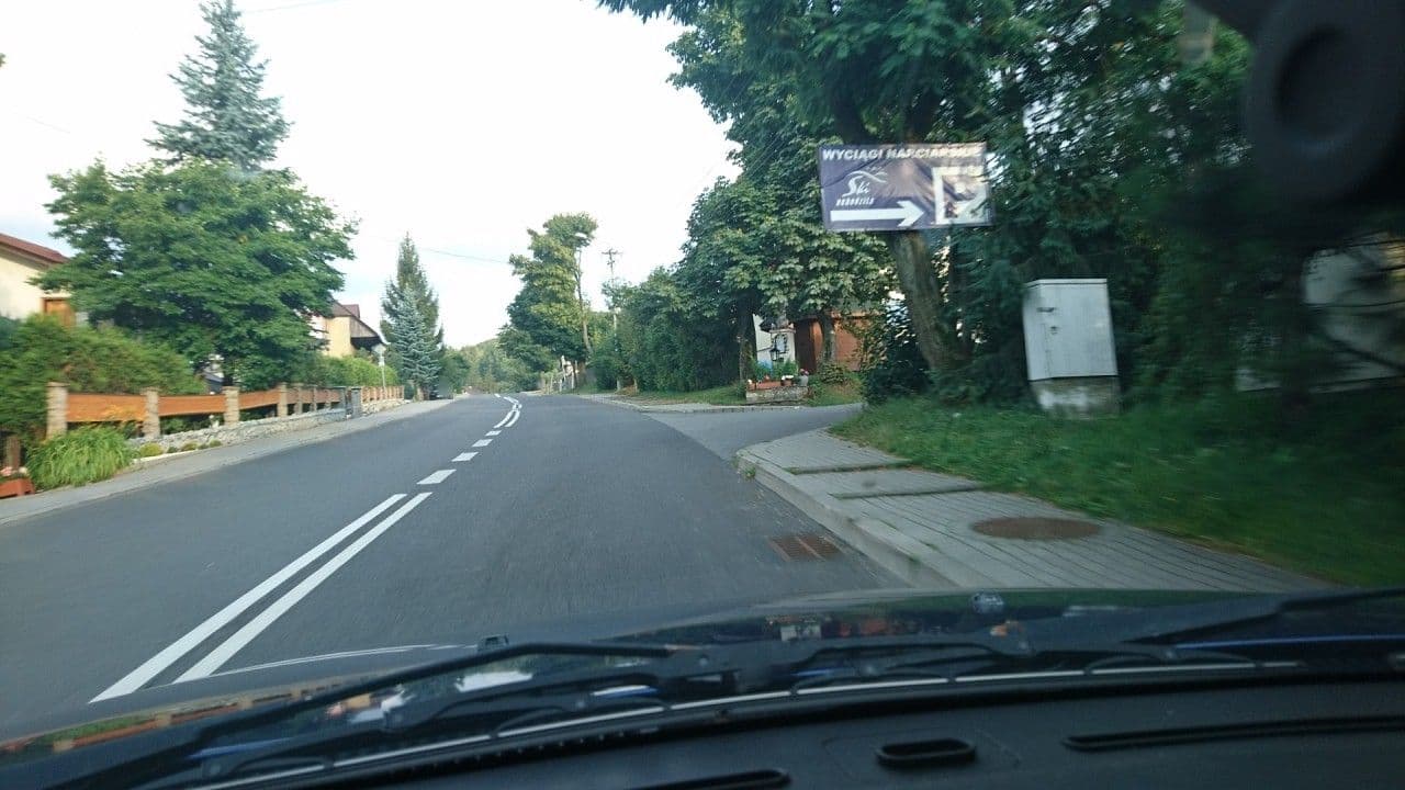 Street view near Ośrodek Wypoczynkowy Na Ochodzitej Joanna Melzig, Koniaków — © sorbovit (CC BY-SA · Mapillary)