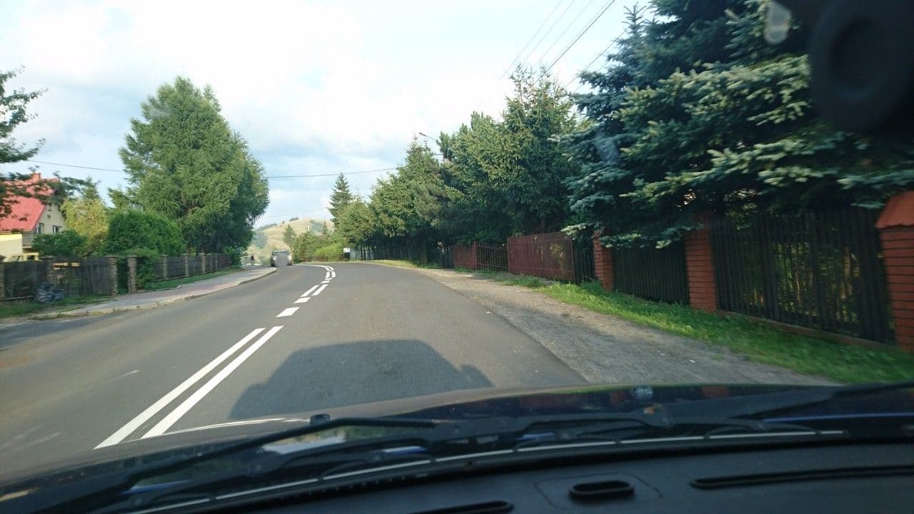 Street view near Mb Inwest Mariusz Bogdał, Koniaków — © sorbovit (CC BY-SA · Mapillary)