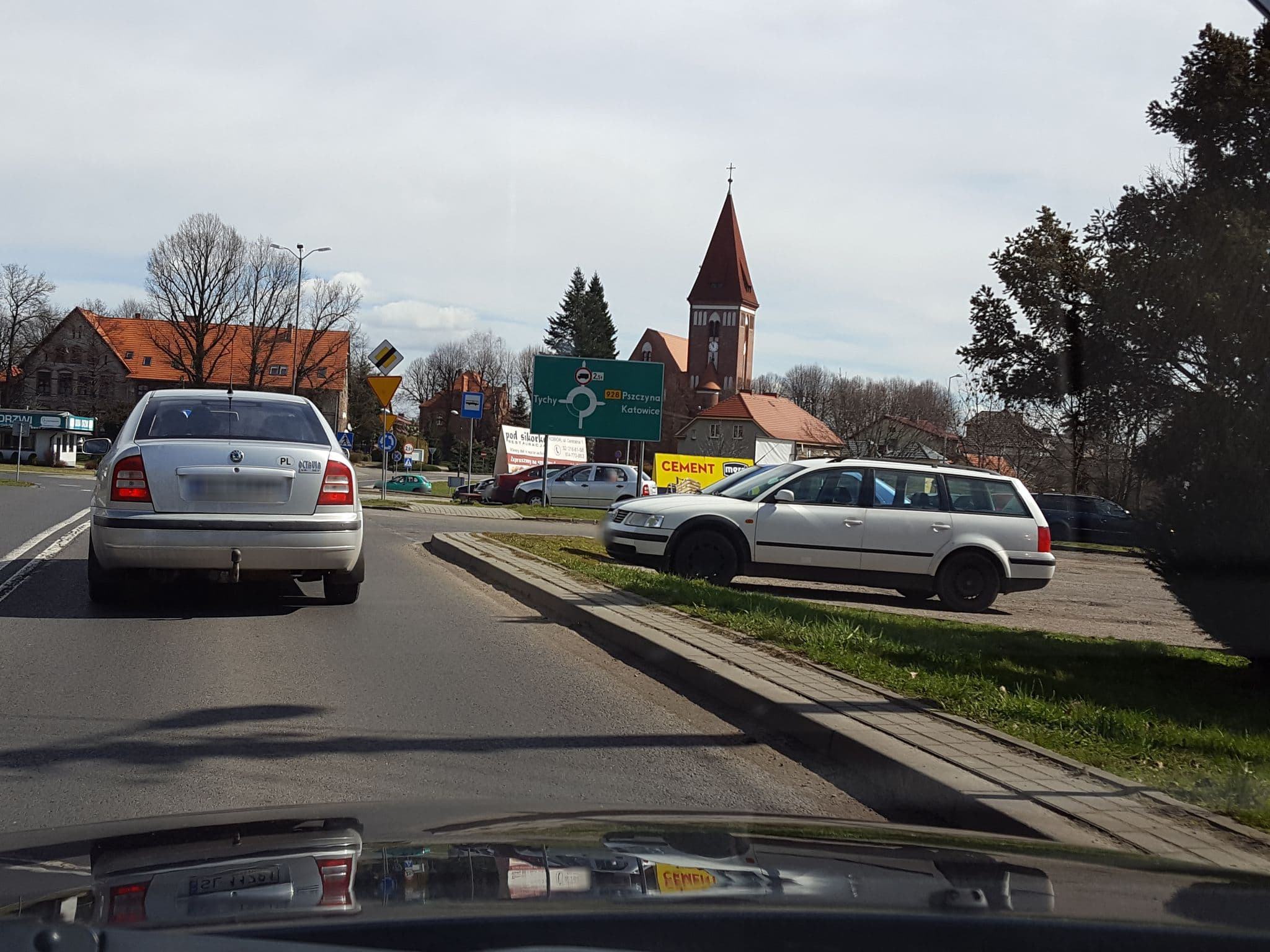 Street view near Restauracja I Noclegi Pod Sikorką, Kobiór — © mapnrw (CC BY-SA · Mapillary)