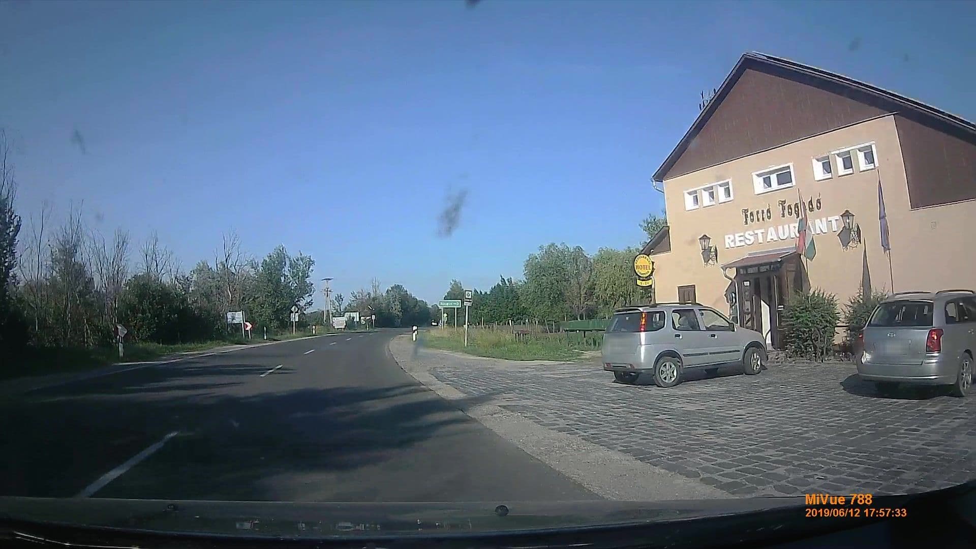 Street view near Forró Fogadó, Röszke — © geox123 (CC BY-SA · Mapillary)