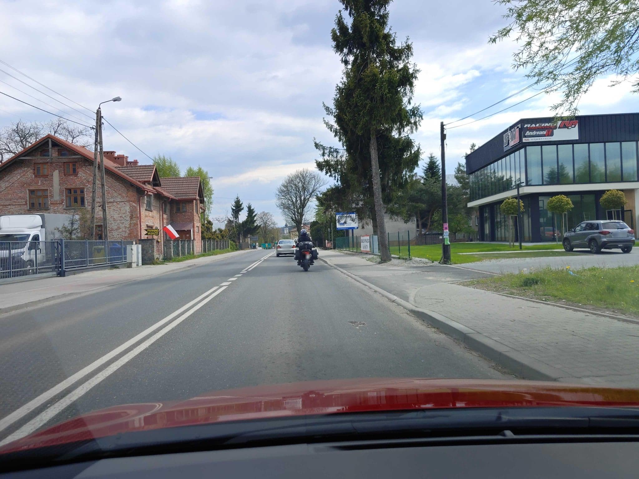 Street view near Umywalki, Tomice — © thewartek (CC BY-SA · Mapillary)