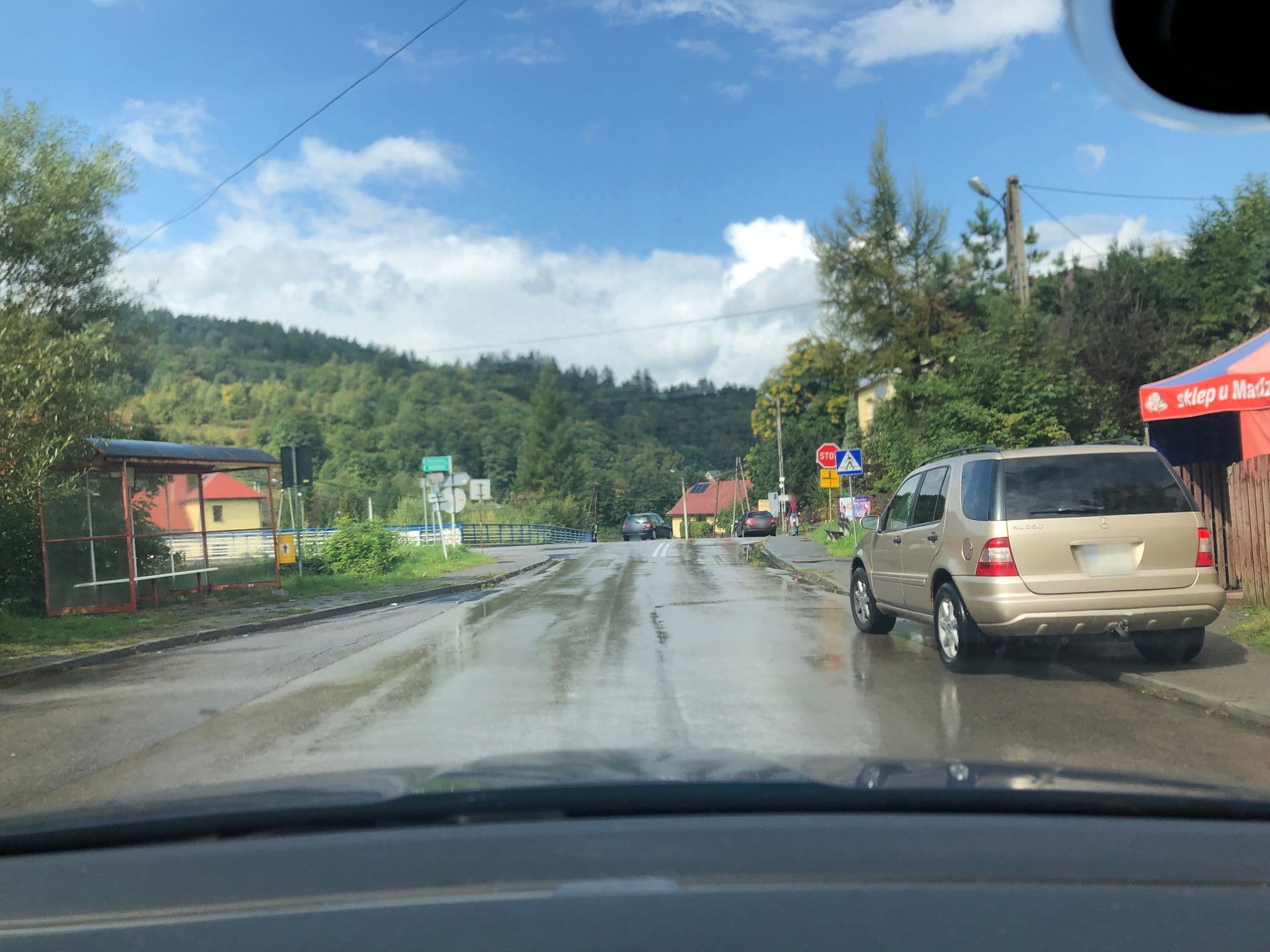 Street view near Ośrodek Szkoleniowo-Rekreacyjny Groń, Stryszawa — © atze777 (CC BY-SA · Mapillary)