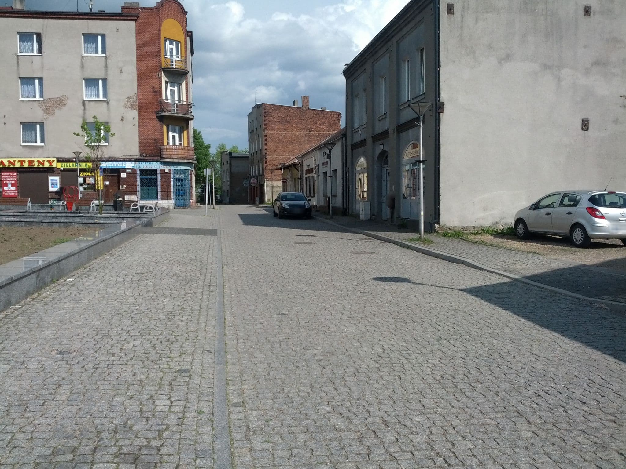 Street view near Gabinet Chirurgiczno Ortopedyczny Andrzej Podstawski, Czeladź — © yarl (CC BY-SA · Mapillary)