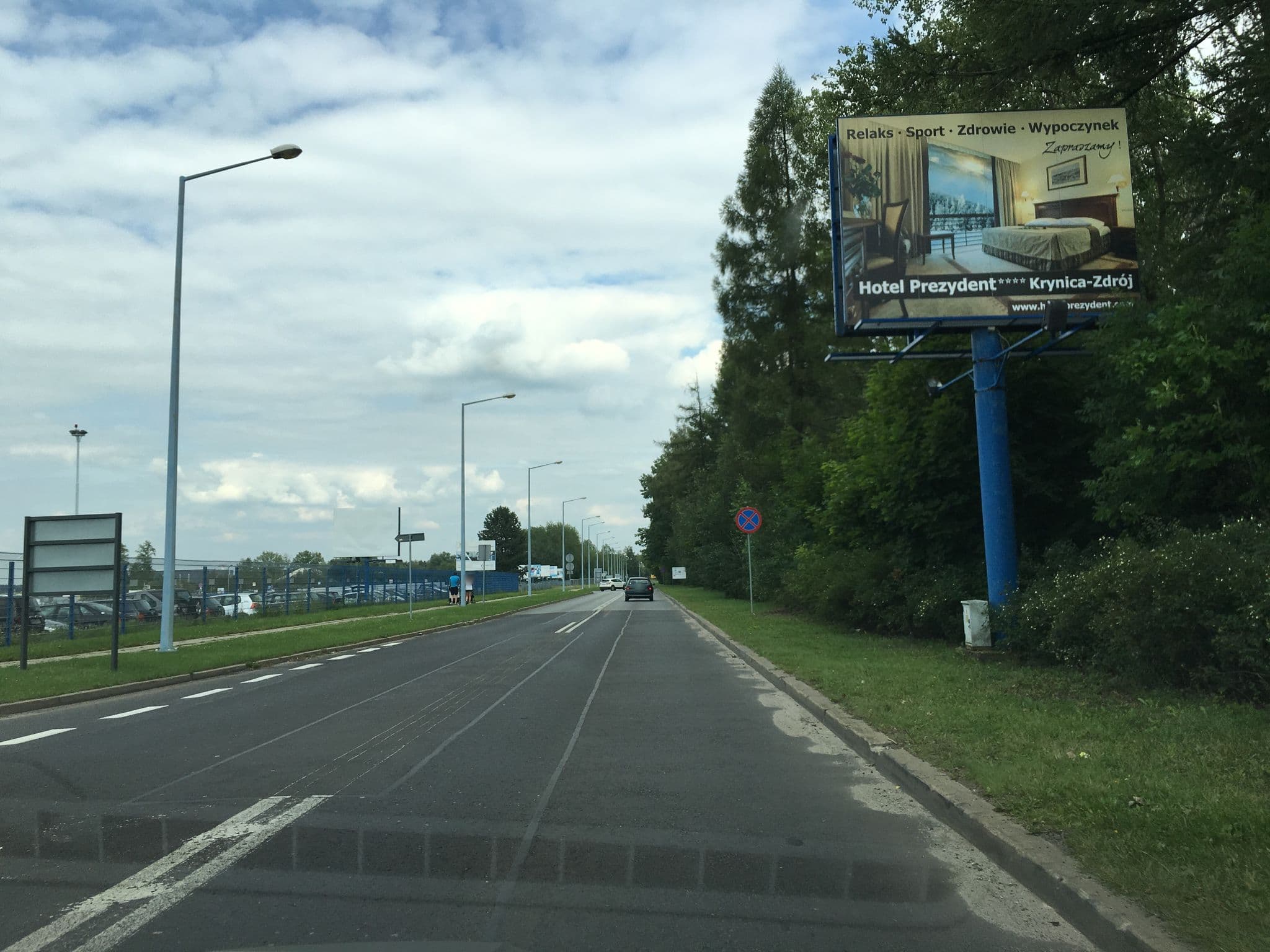 Street view near Moxy Hotel, Ożarowice — © knikel (CC BY-SA · Mapillary)