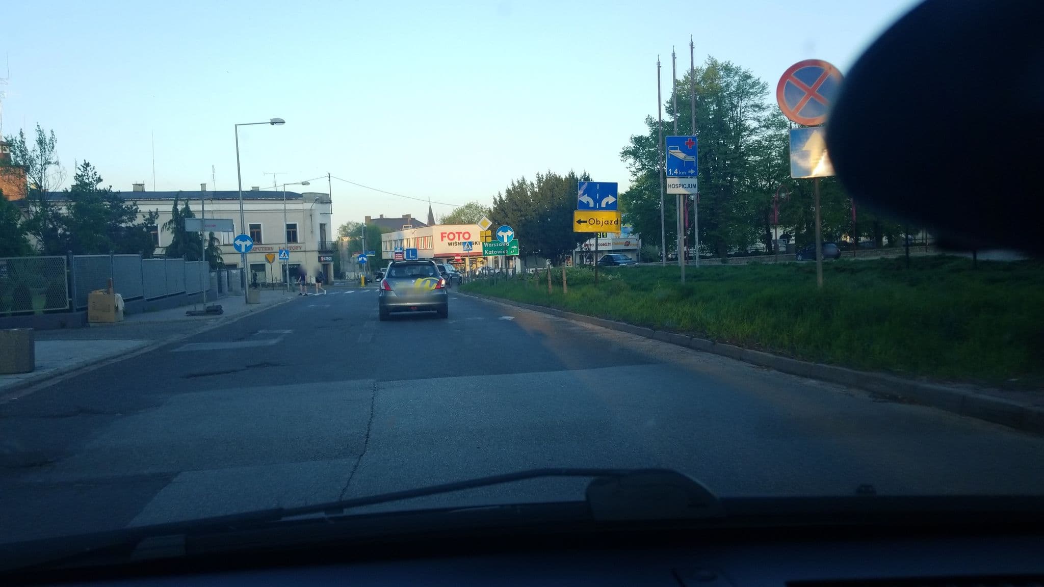 Street view near Hotel Polonia, Częstochowa — © mirro (CC BY-SA · Mapillary)
